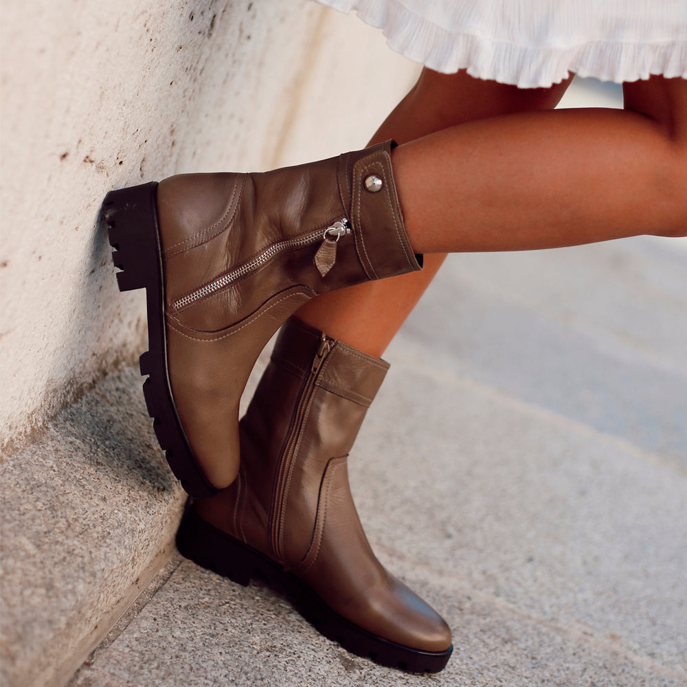 MODA: Zapatillas con plataforma: el truco de las chicas bajitas con más  estilo para ir cómoda y parecer más alta