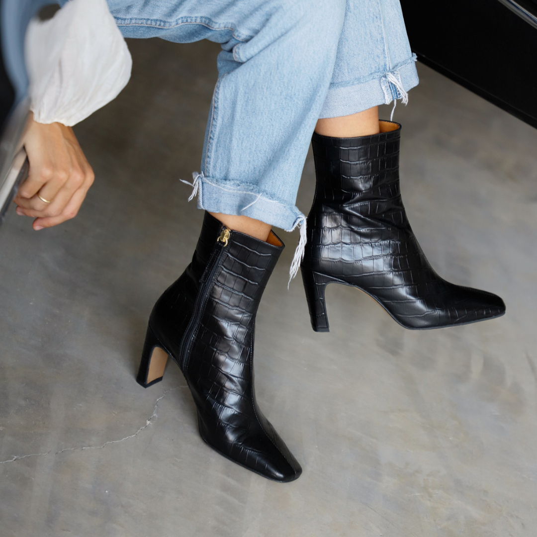 How to wear women's ankle boots?