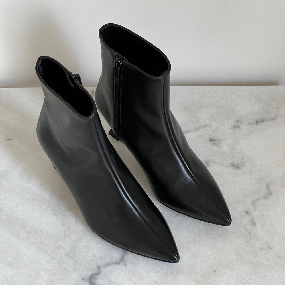 BOTÍN ARES PIEL NEGRA TACÓN 6CM