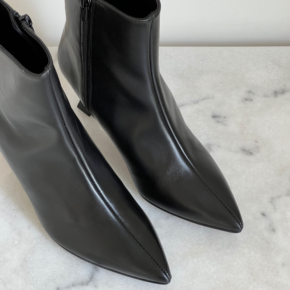 BOTÍN ARES PIEL NEGRA TACÓN 6CM