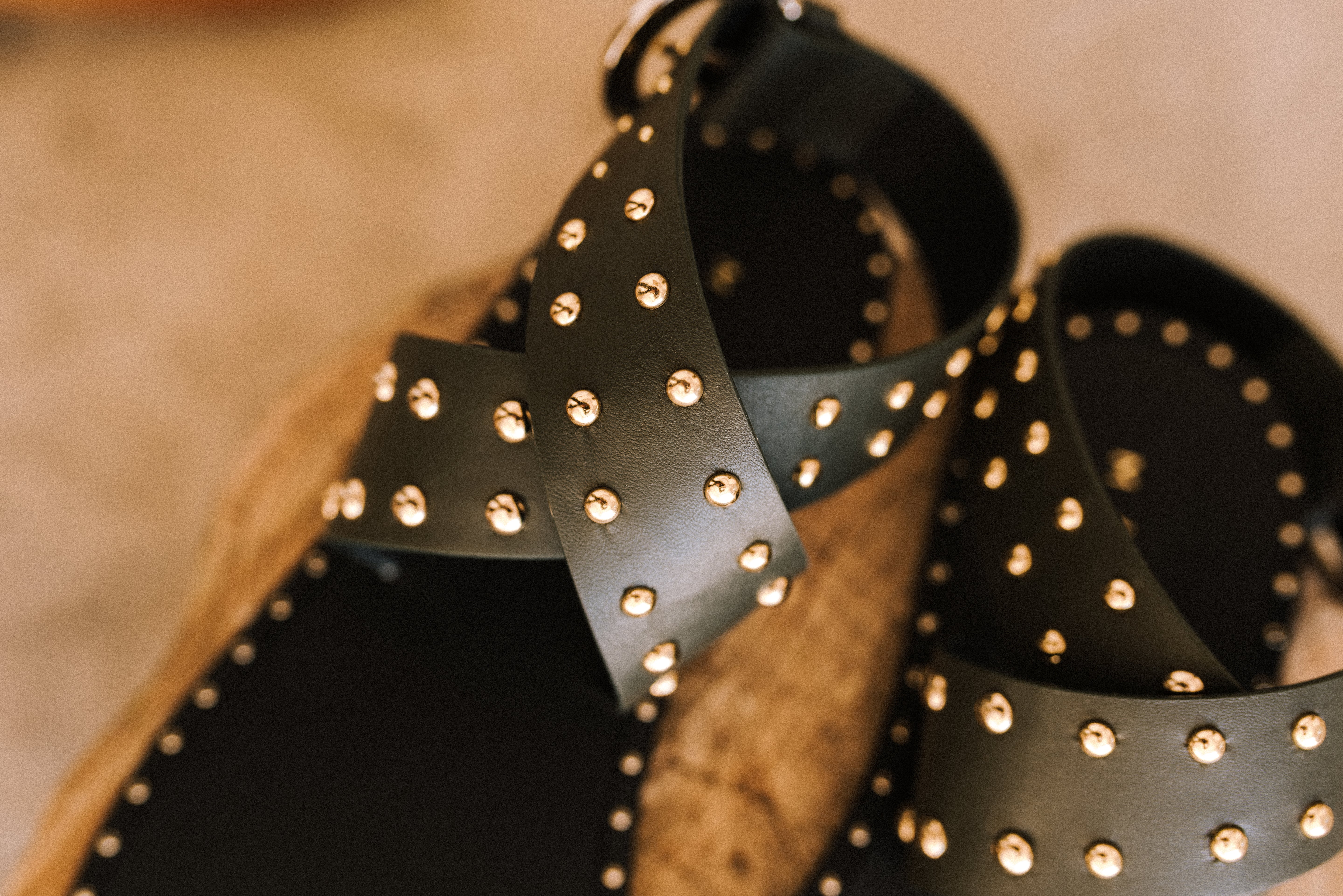 SANDALIA PLANA PABLO PIEL KAKI