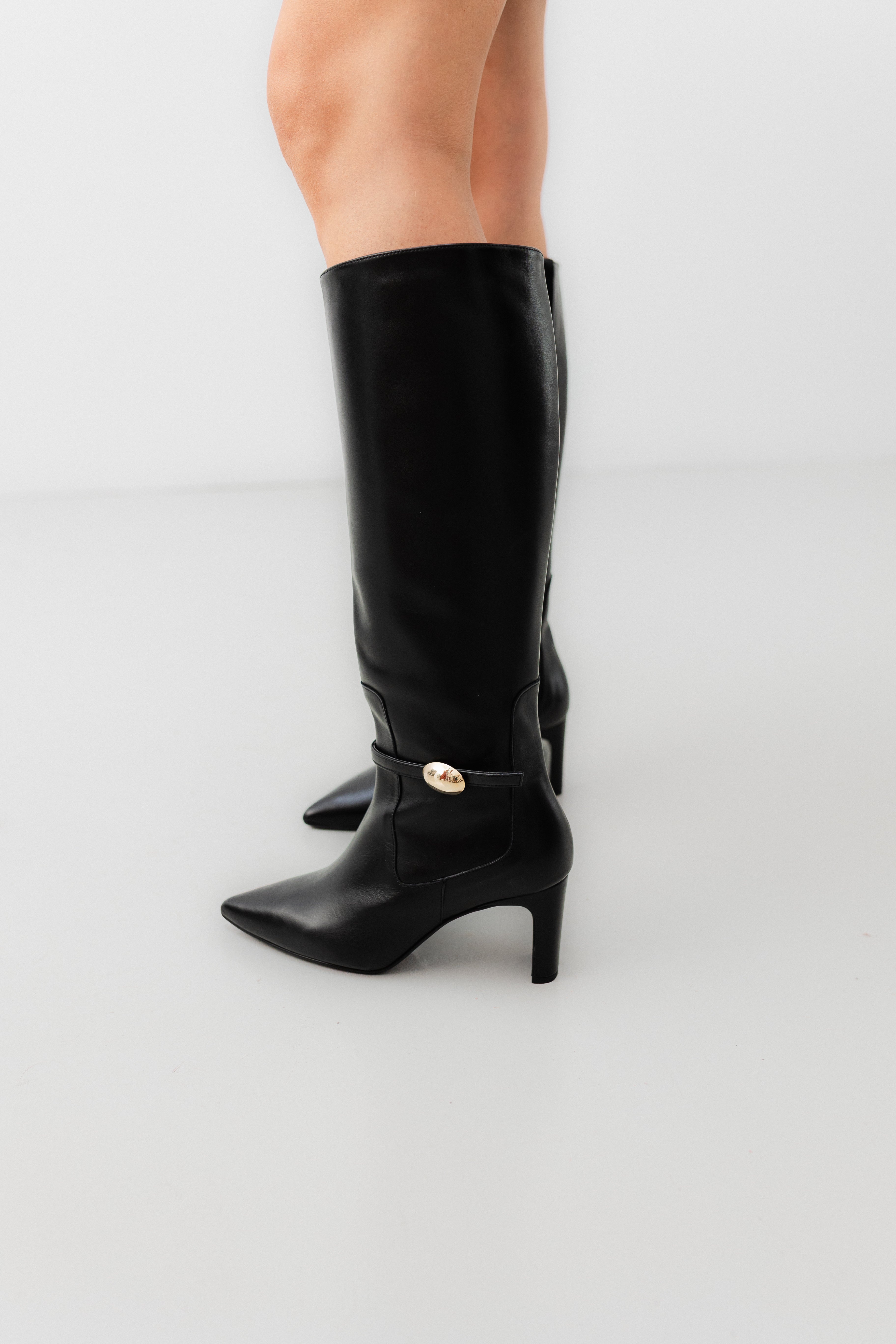 BOTA GIORGIA PIEL NEGRA TACÓN 7CM