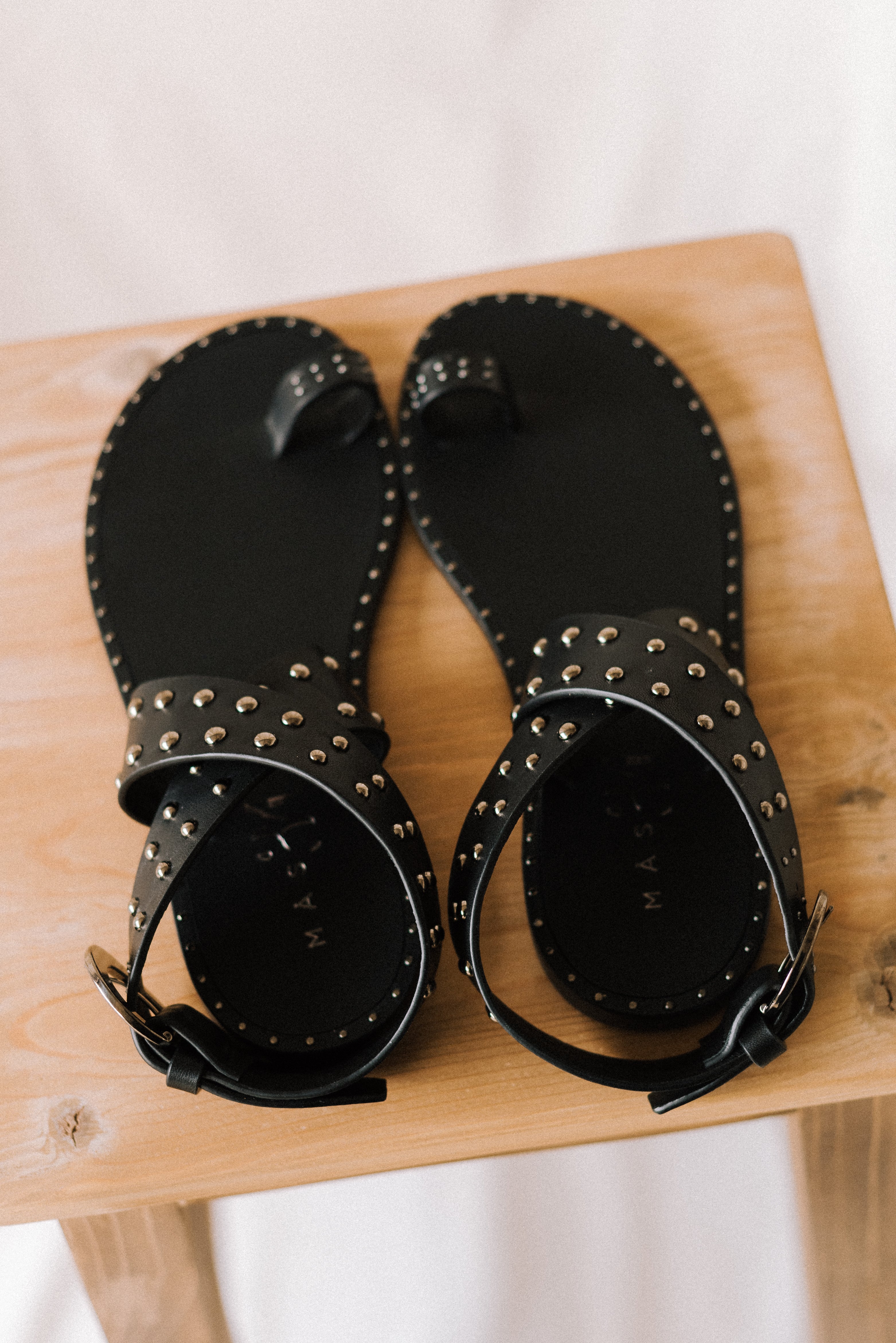 PABLO BLACK LEATHER FLAT SANDAL
