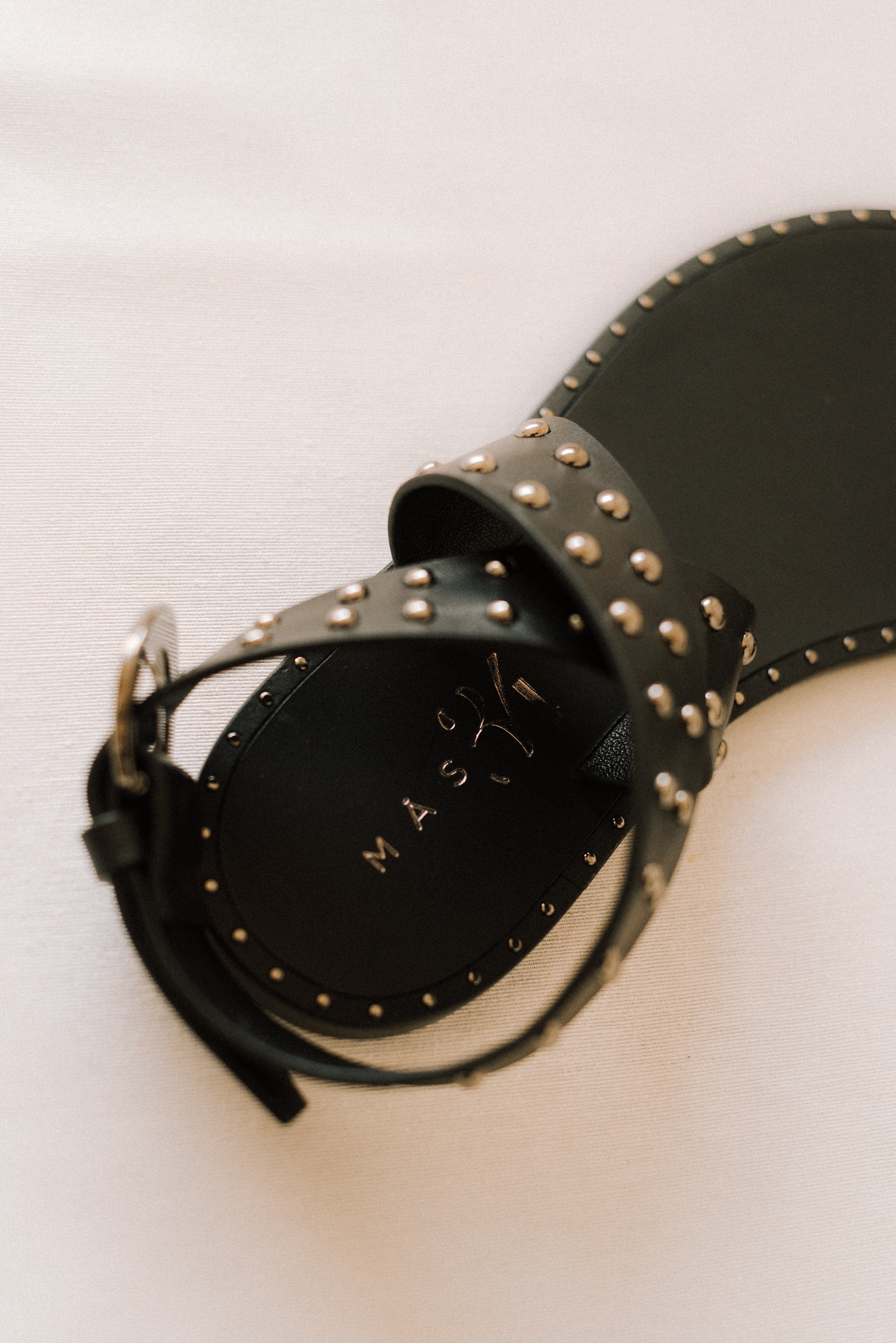 PABLO BLACK LEATHER FLAT SANDAL