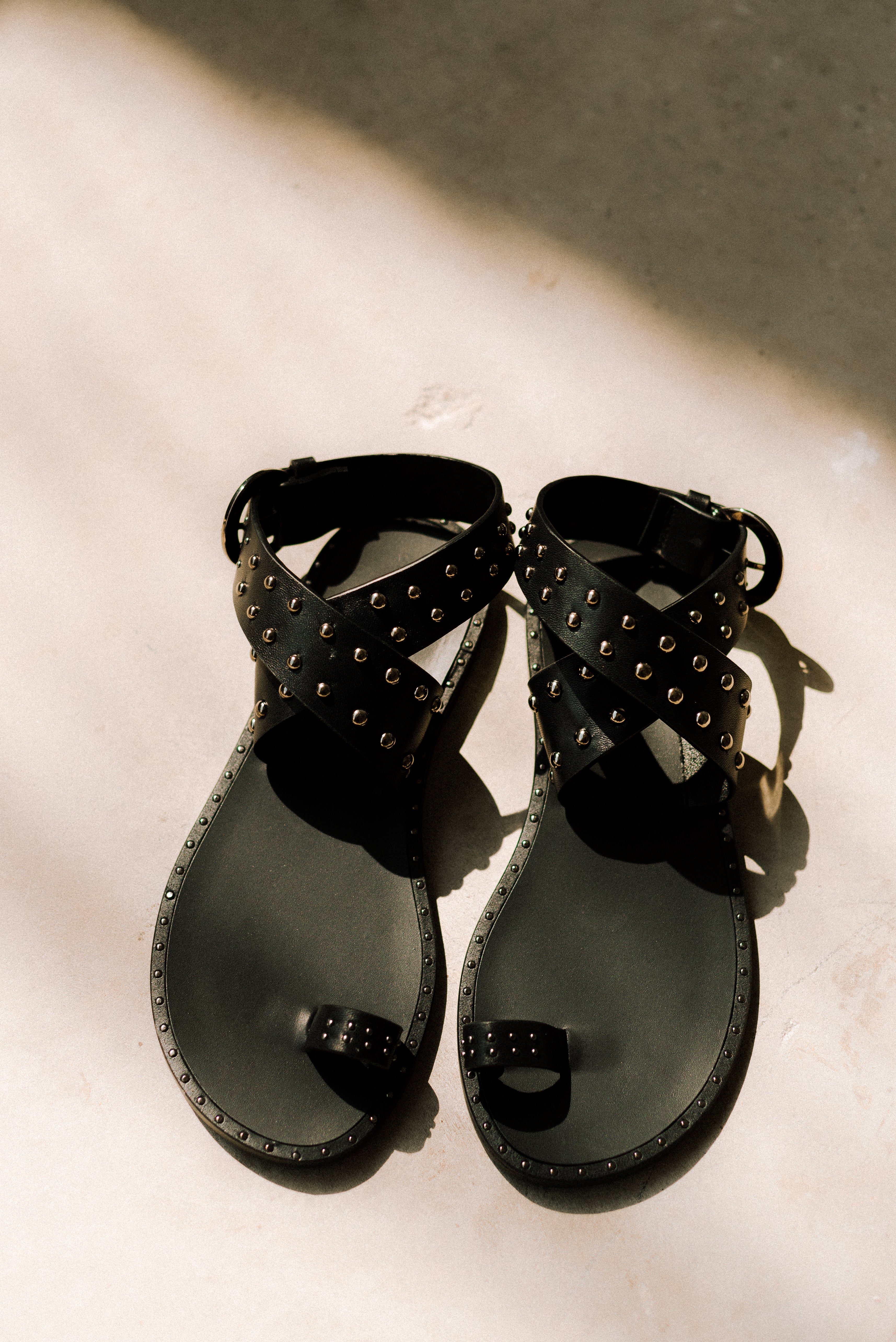 PABLO BLACK LEATHER FLAT SANDAL