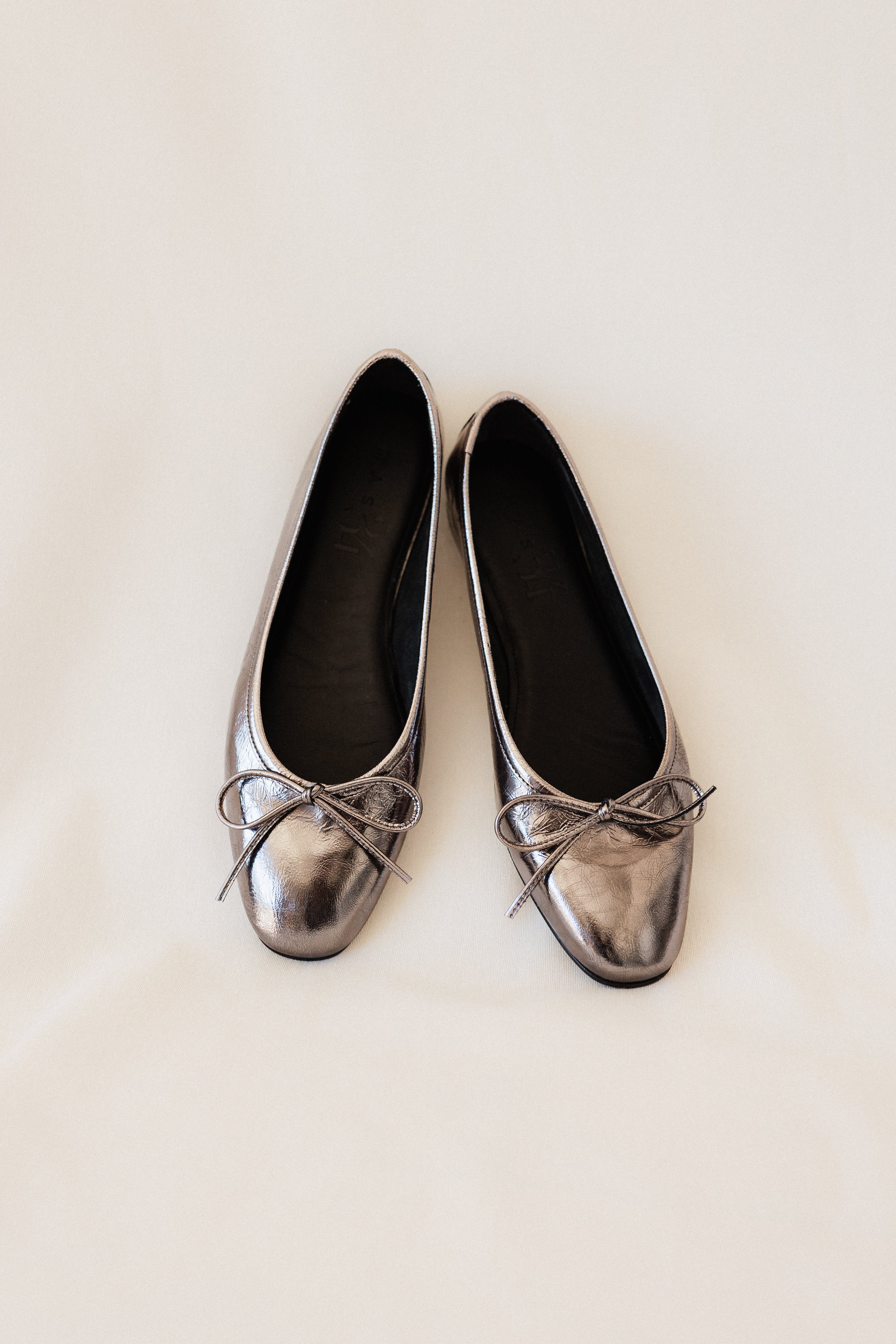 BAILARINA MONTSE LAZO PIEL LAMINADO PLOMO