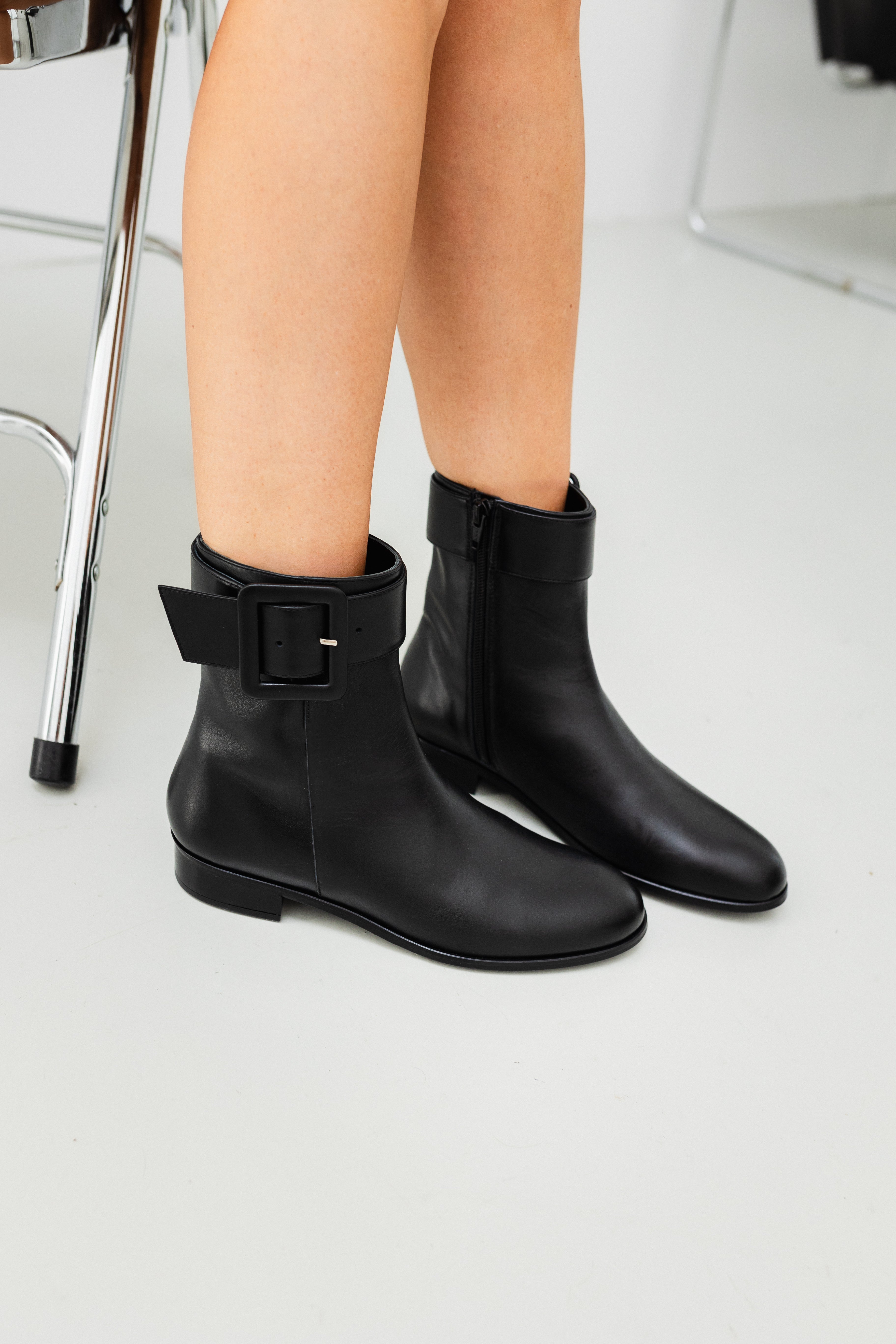 BOTÍN LILI PIEL NEGRA TACÓN 3CM