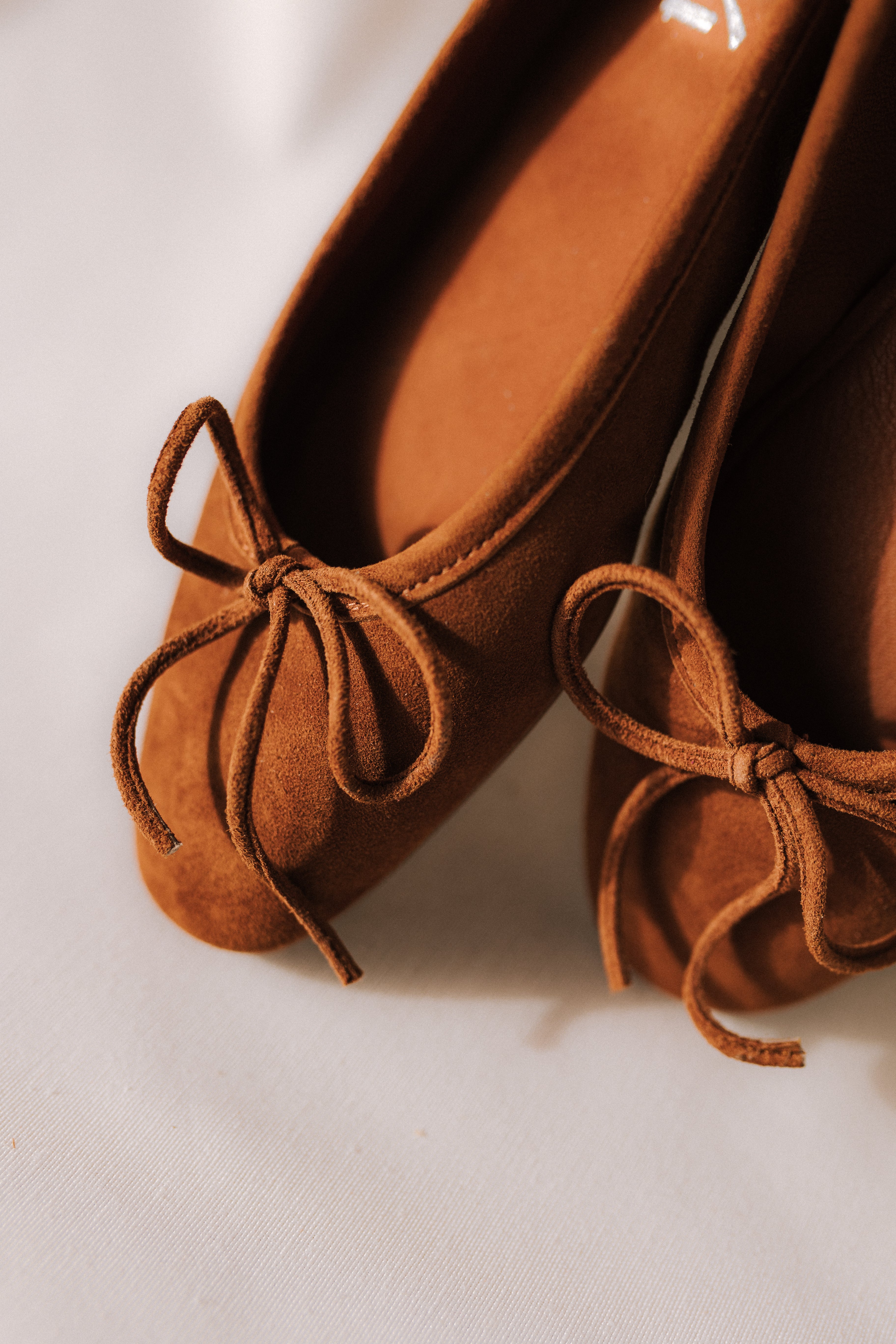 BAILARINA MONTSE LAZO ANTE MARRÓN