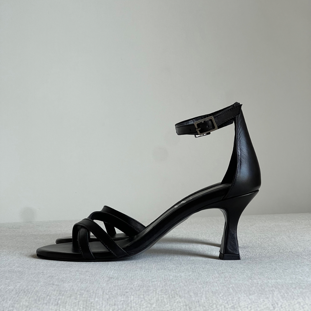 SANDALIA ESPERANZA PIEL NEGRA TACÓN 6CM