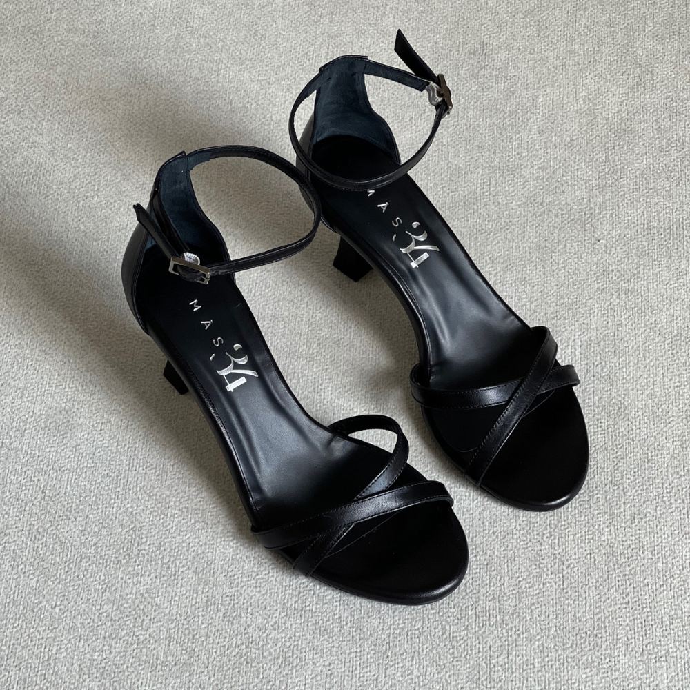 SANDALIA ESPERANZA PIEL NEGRA TACÓN 6CM