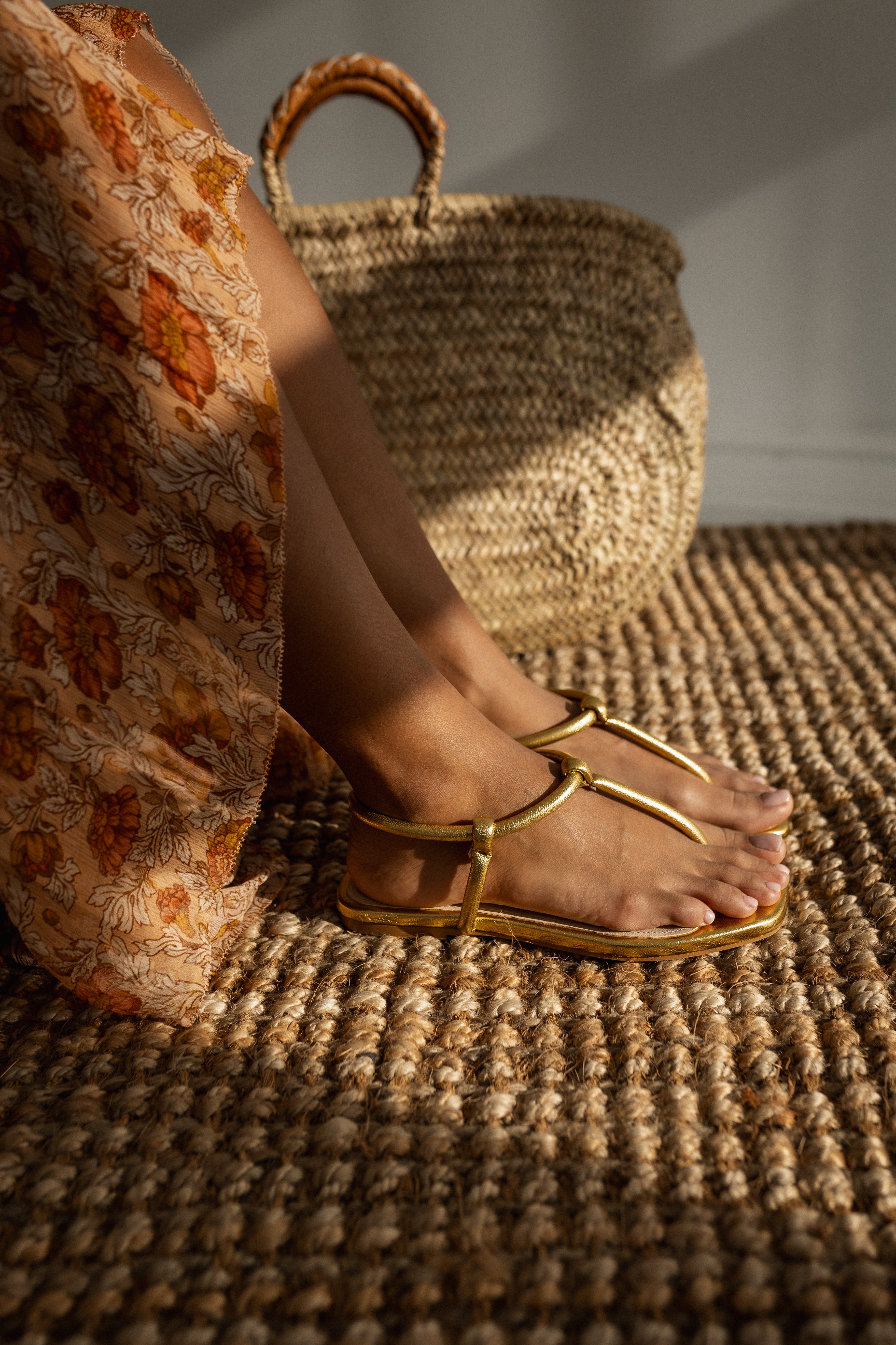 MARTA FLAT SANDAL IN GOLD LAMINATED LEATHER