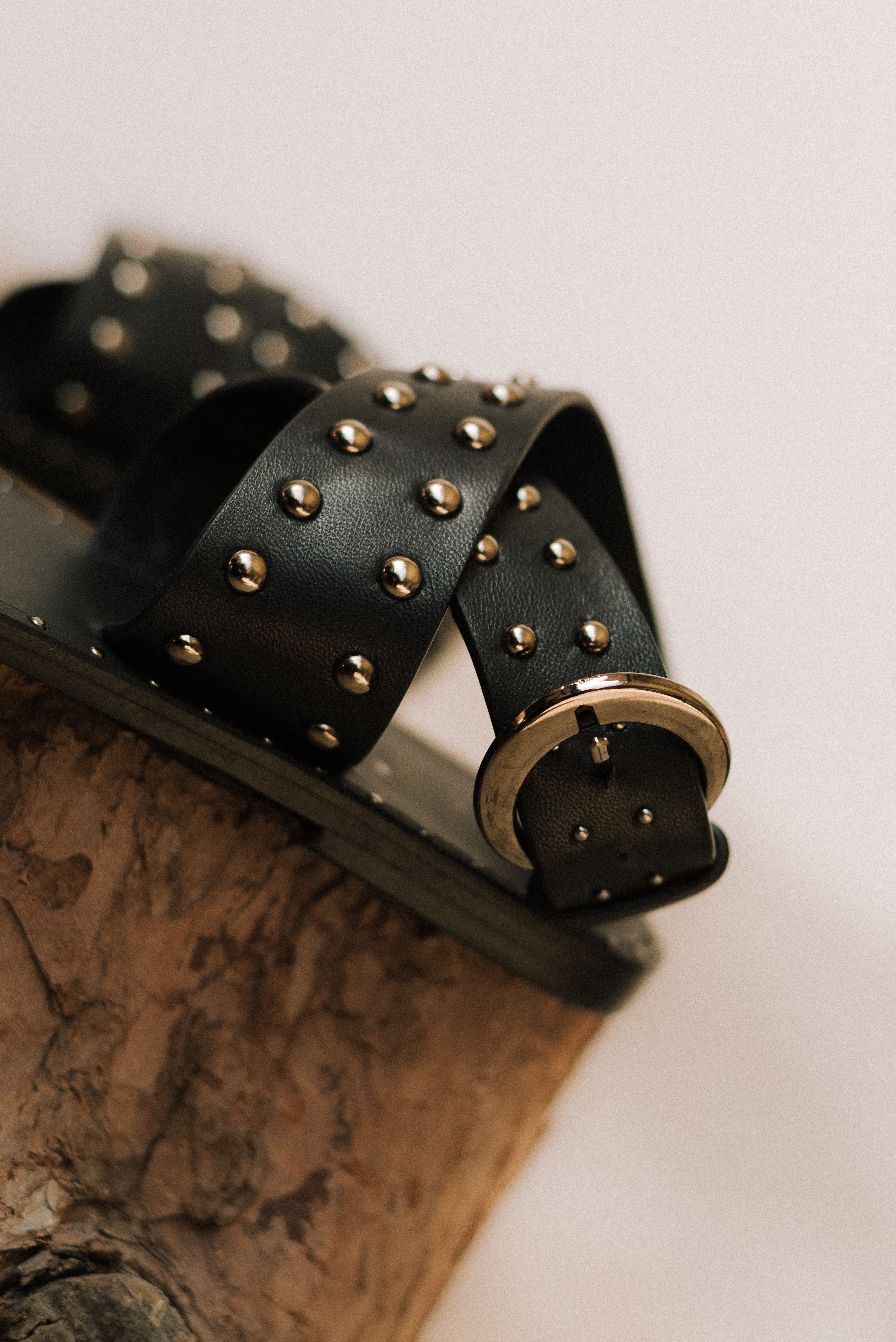 PABLO BLACK LEATHER FLAT SANDAL