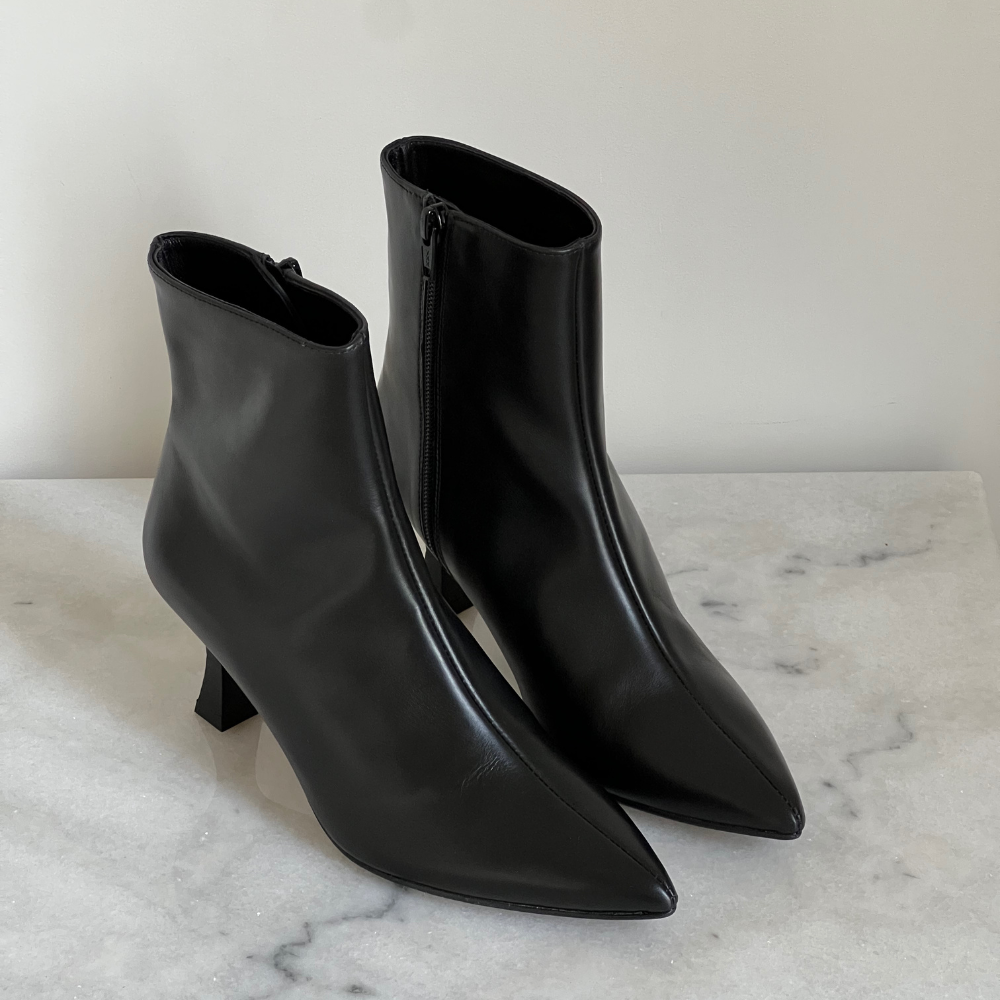 BOTÍN ARES PIEL NEGRA TACÓN 6CM