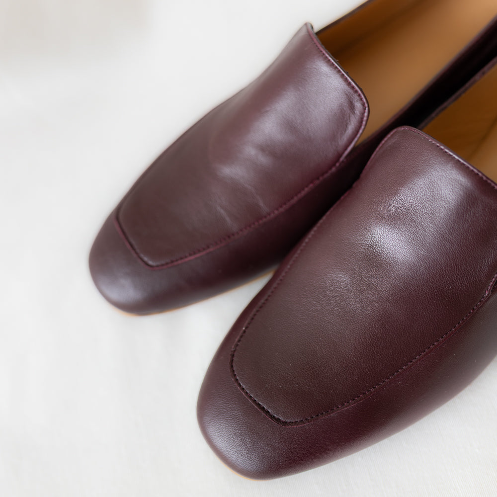MOCASÍN BLANCA PIEL BURDEOS