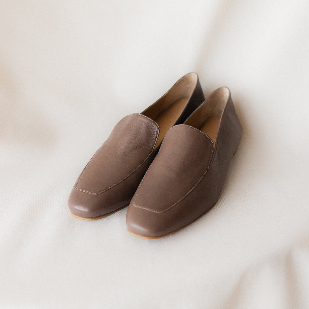 MOCASÍN BLANCA PIEL TAUPE