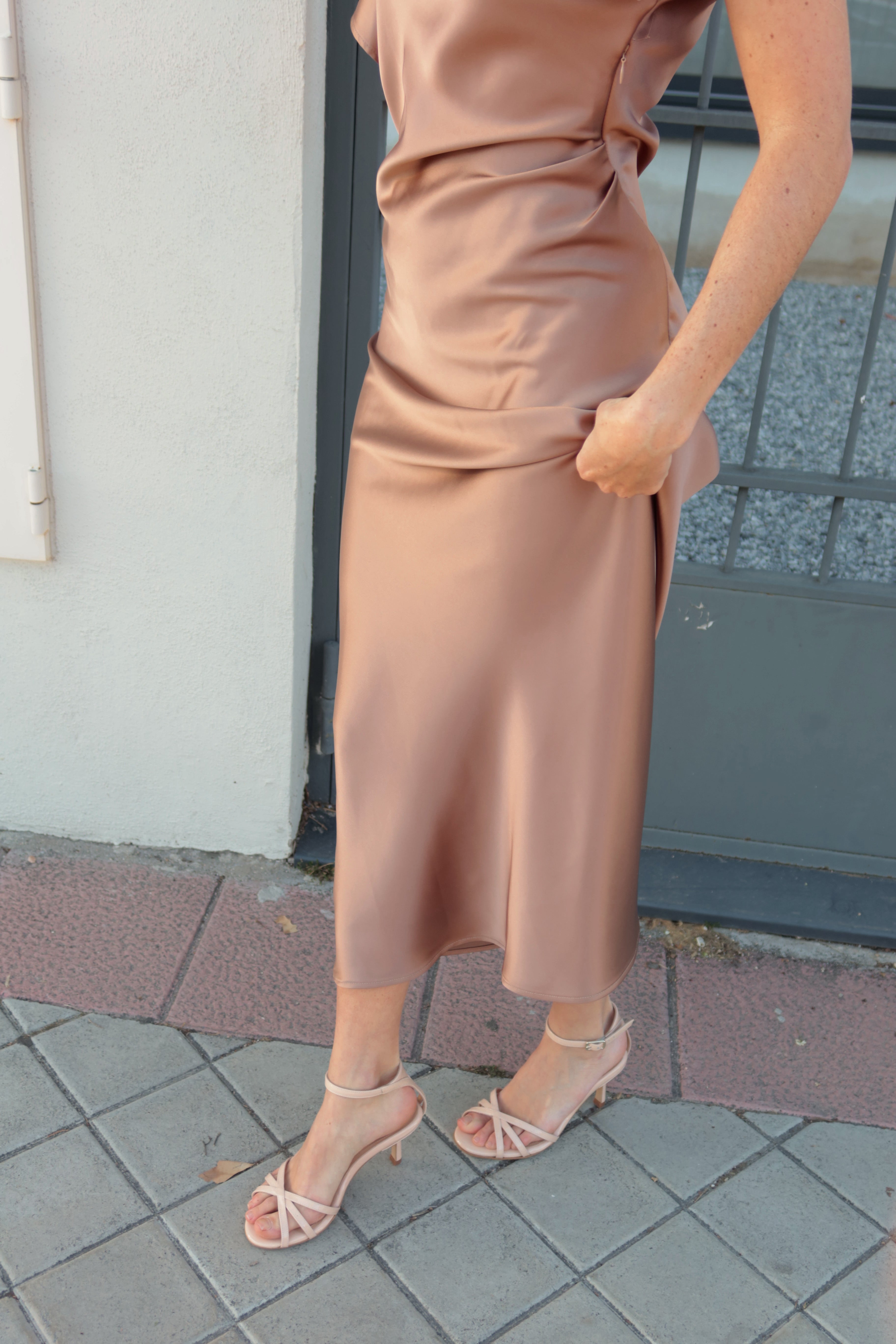 SANDALIA ANDY PIEL EFECTO CHAROL NUDE TACÓN 6CM