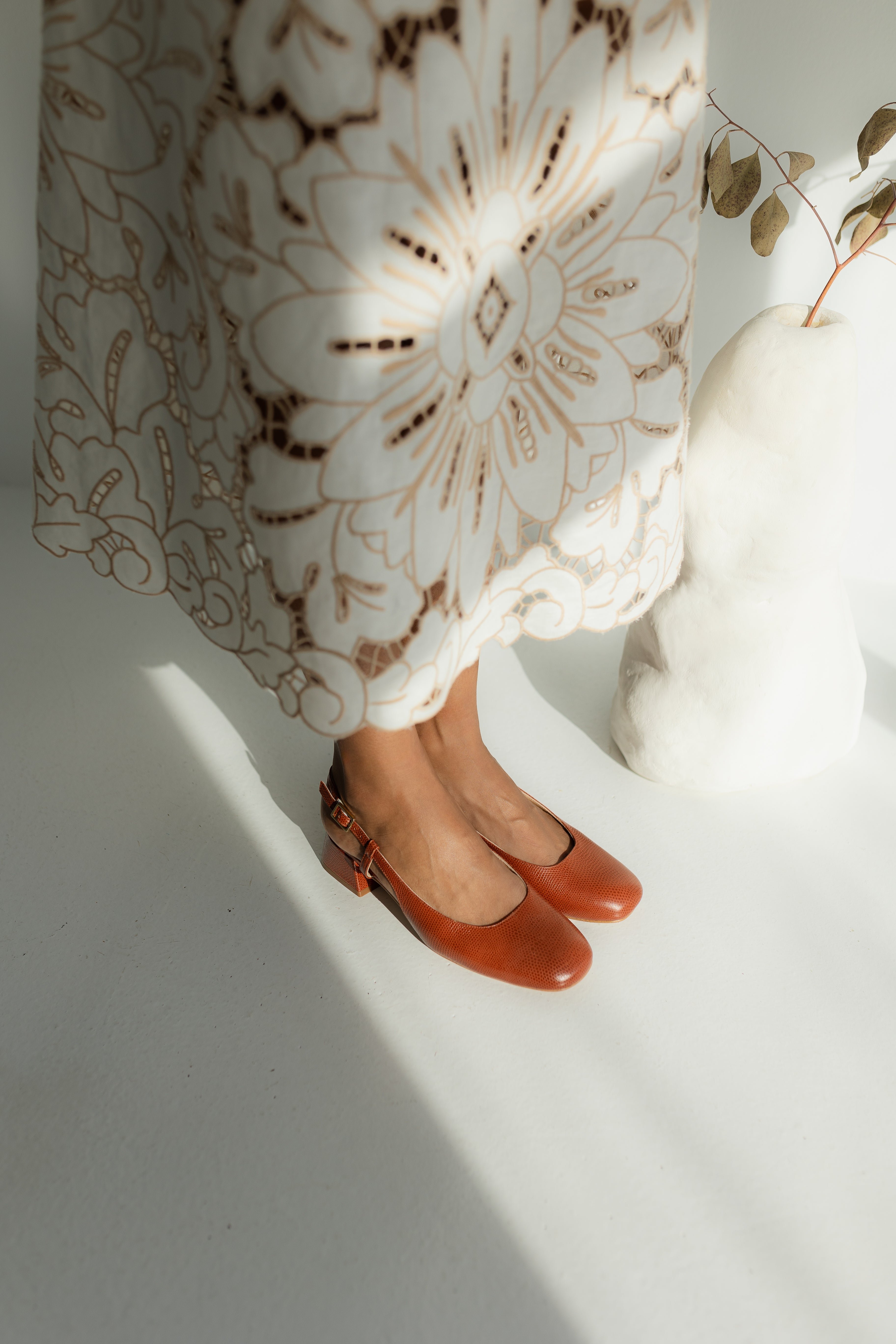 STILETTO LAURA BROWN EMBOSSED LEATHER 4CM HEEL