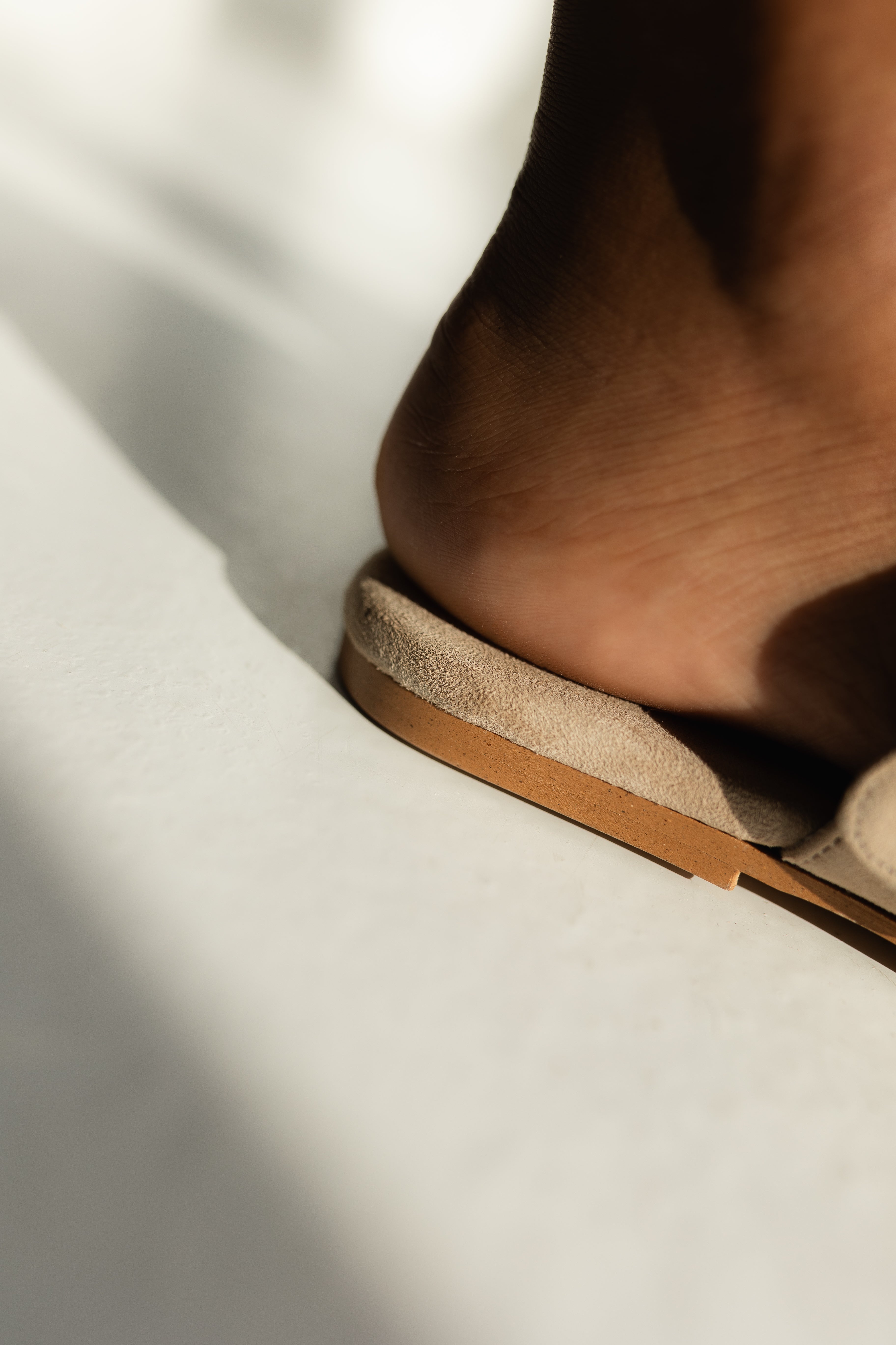 NATURAL SUEDE MARIA FLAT SANDAL