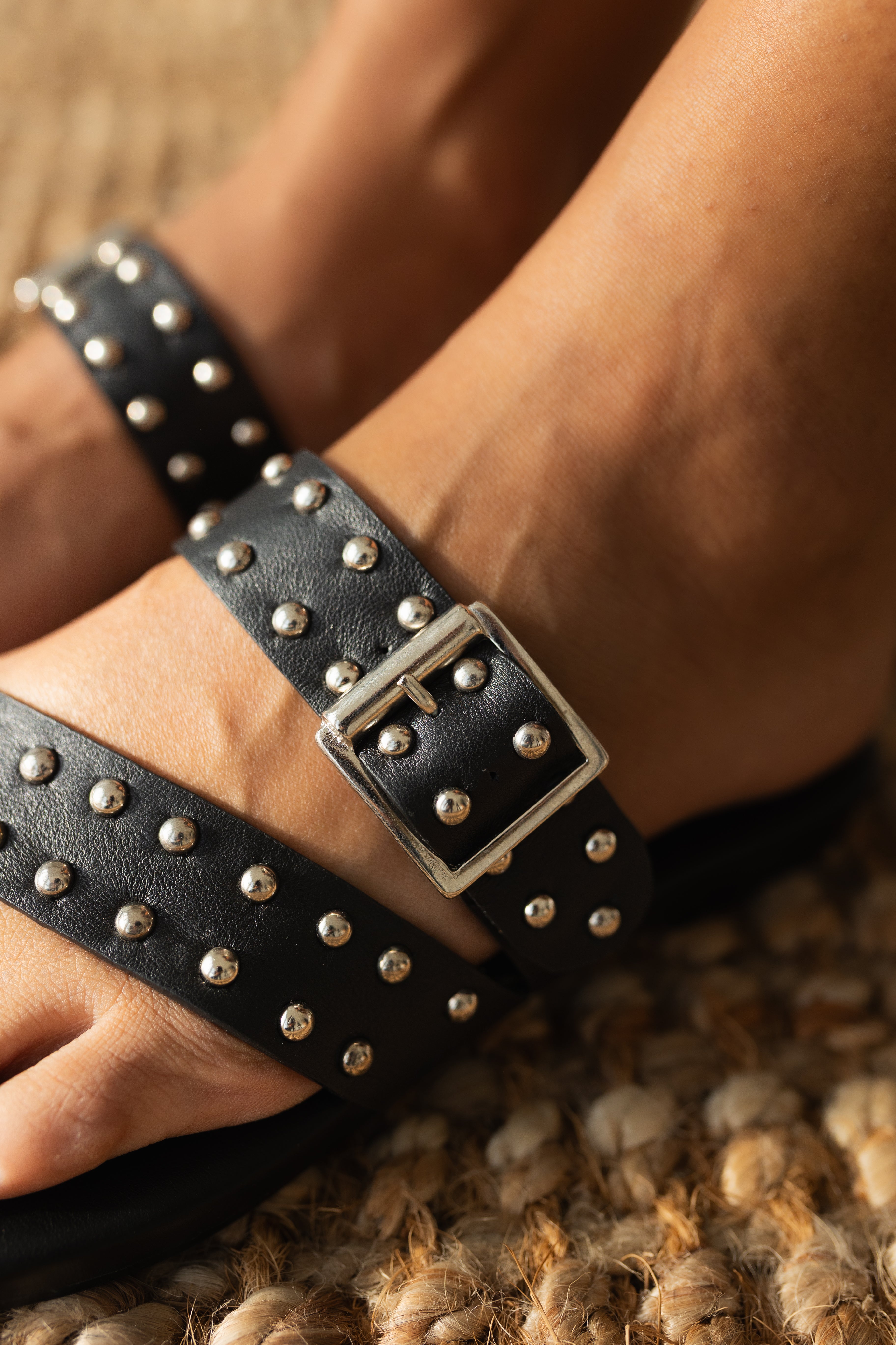 MAX FLAT SANDAL IN NUDE EMBOSSED LEATHER