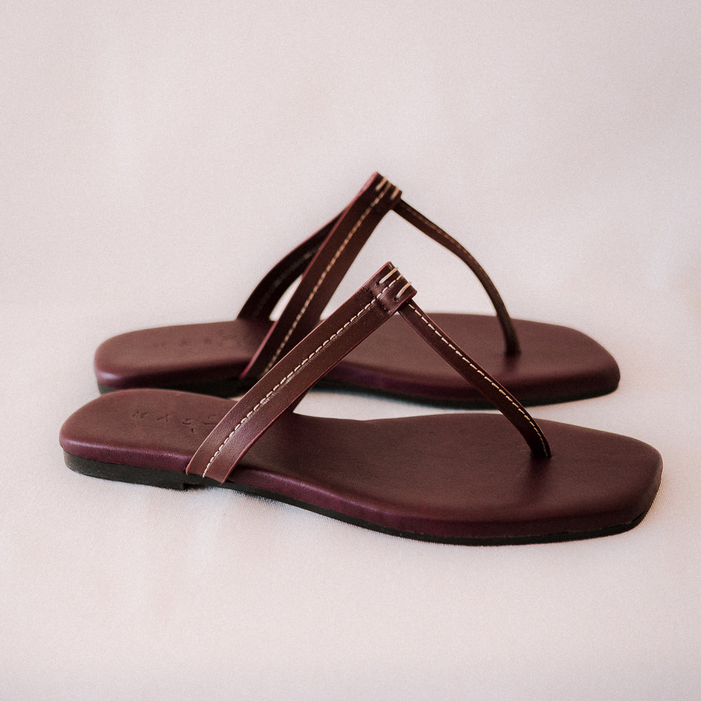 SANDALIA PLANA DANIELA PIEL BURDEOS