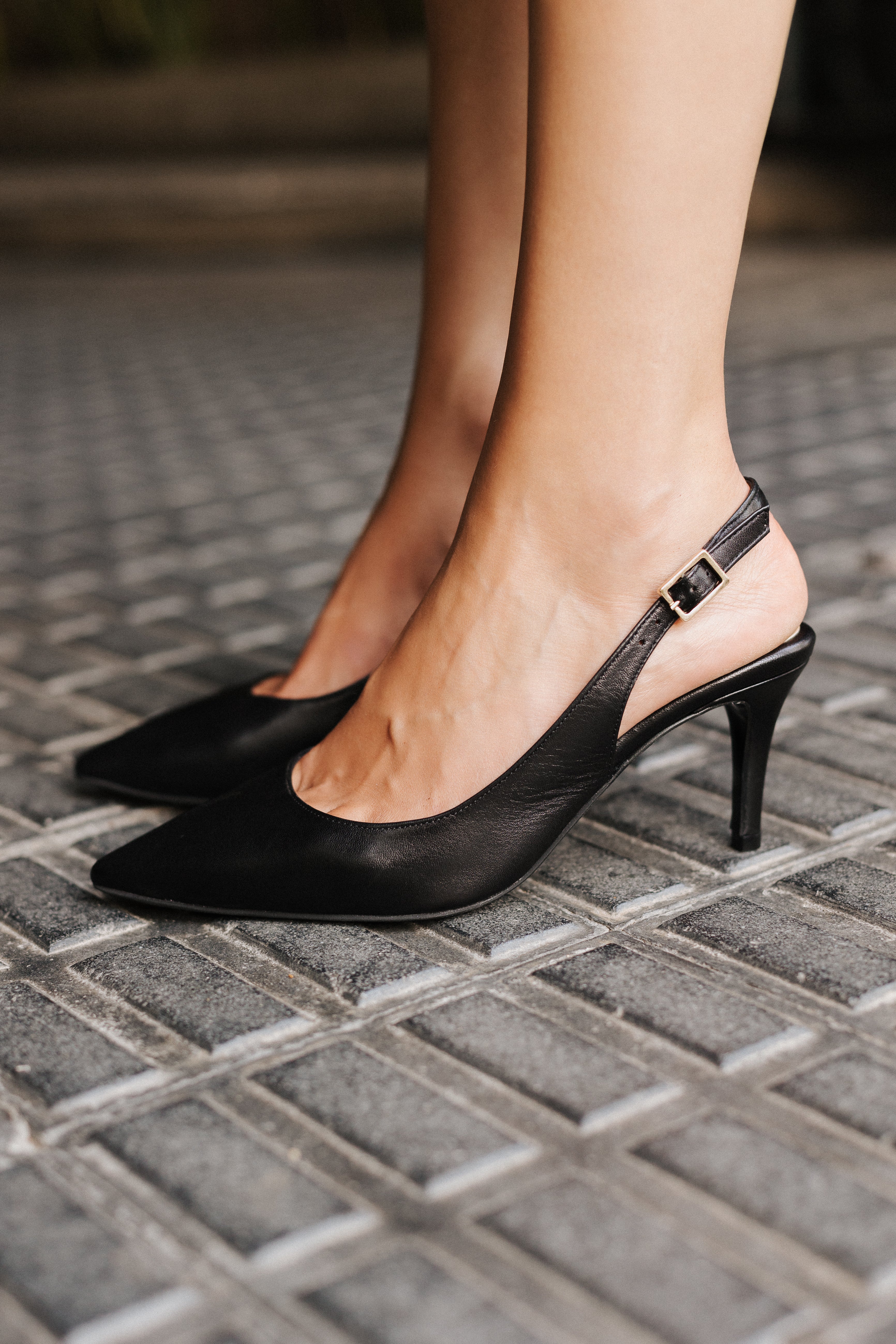 STILETTO DESTALONADO ÁNGELES PIEL NEGRA TACÓN 6CM
