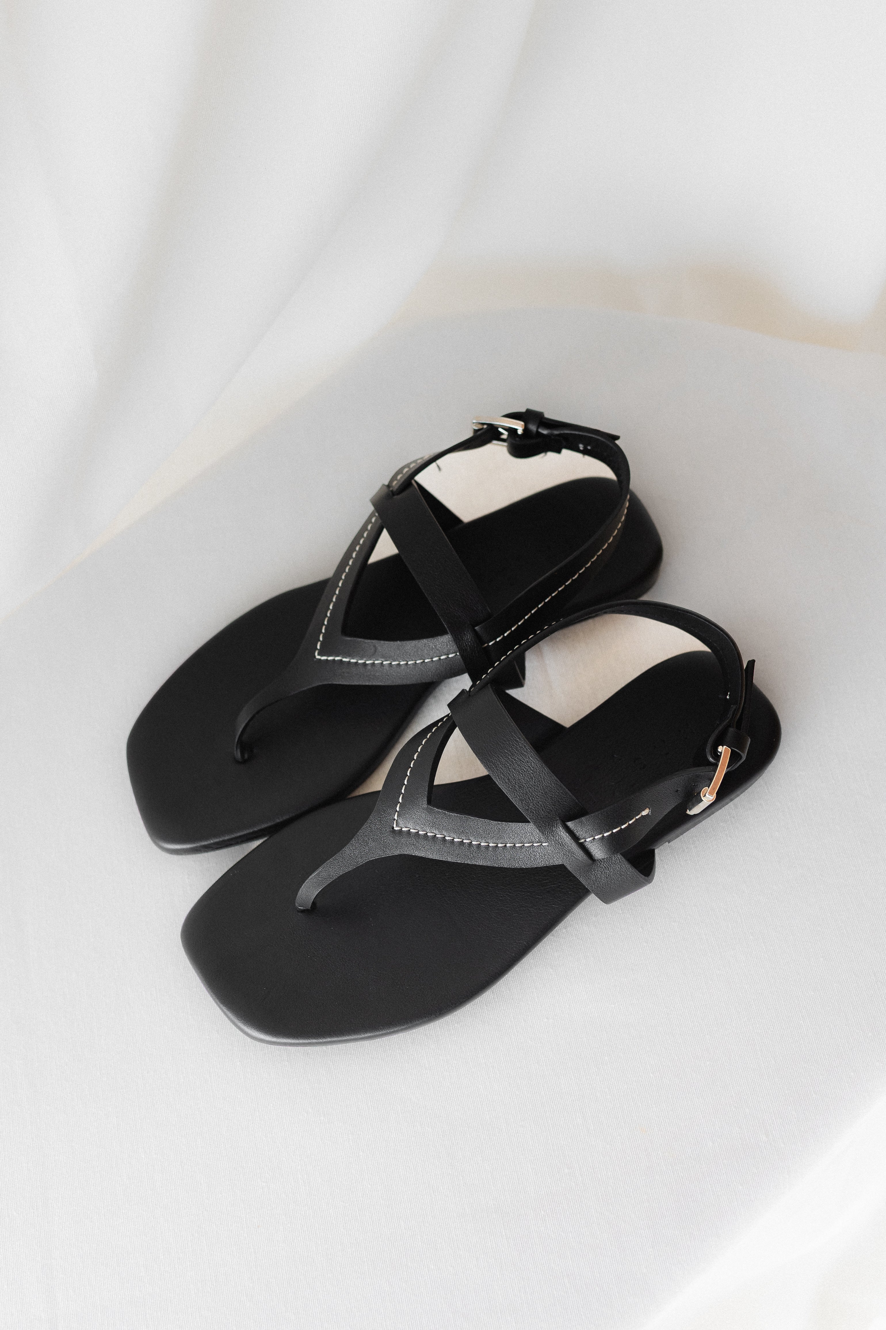 MAX FLAT SANDAL IN NUDE EMBOSSED LEATHER