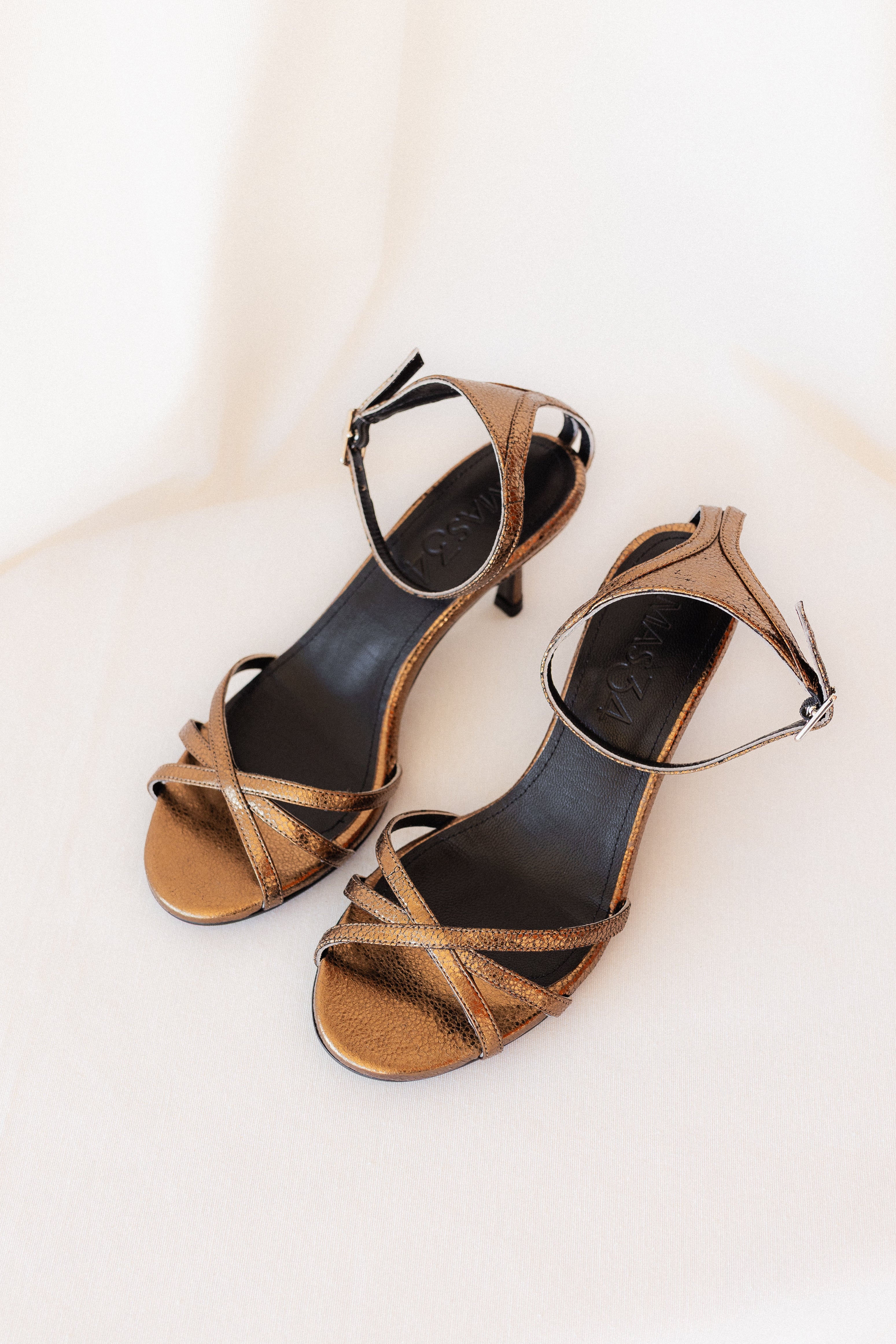 SANDALIA ANDY PIEL LAMINADO BRONCE TACÓN 6CM