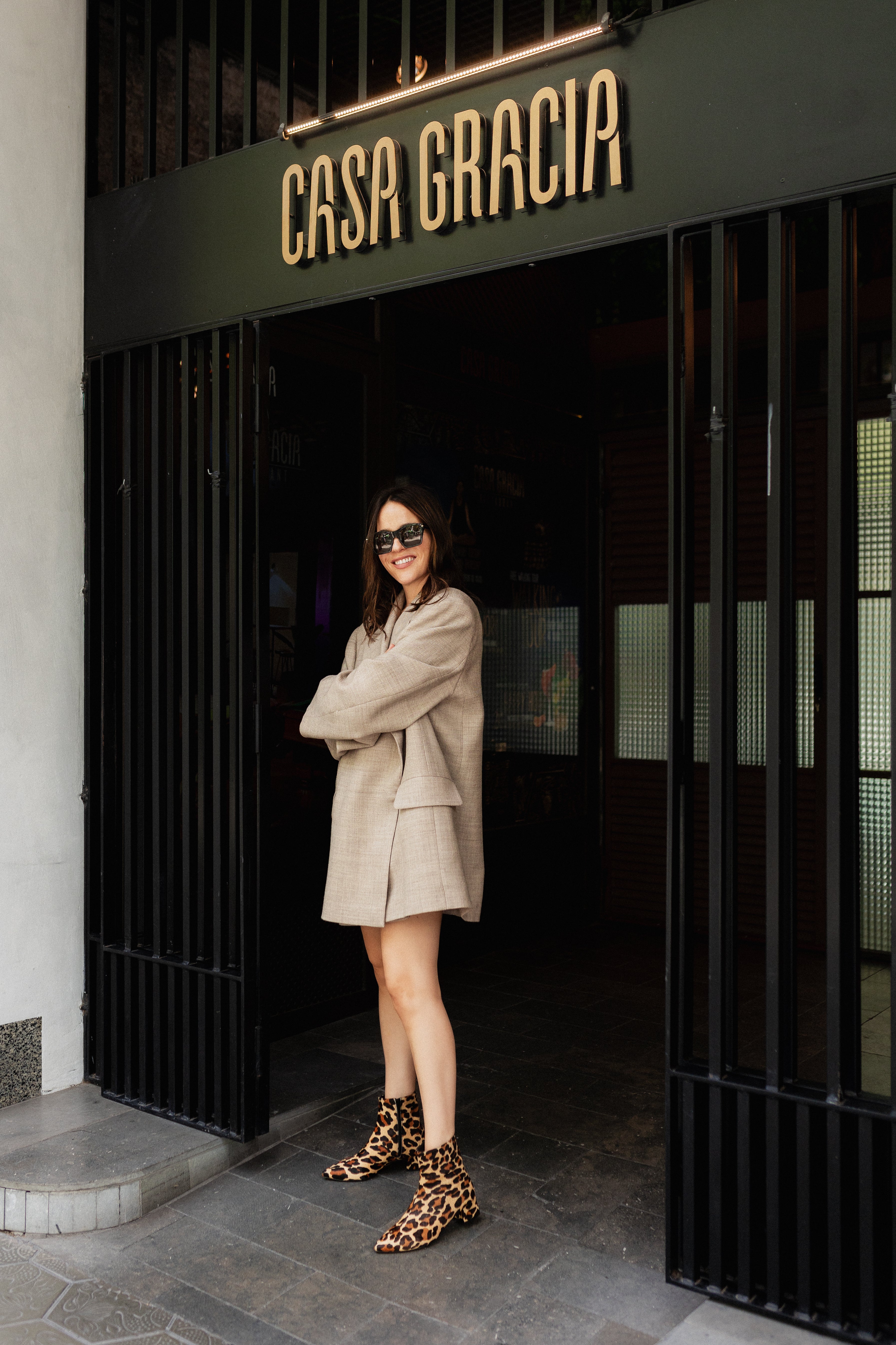 BOTÍN SILVIA PIEL EFECTO POTRO LEOPARDO TACÓN 4CM