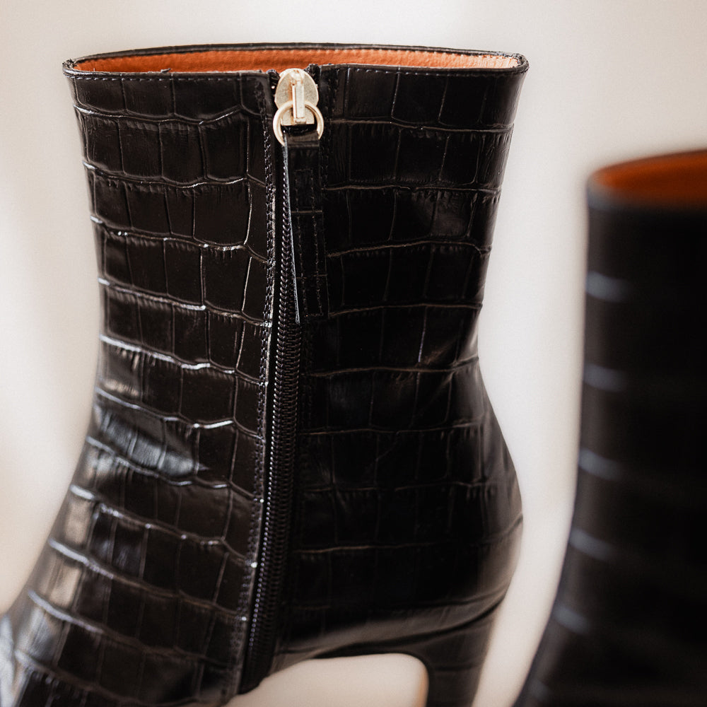 BLACK COCO LEATHER LIGHT BOOT 7CM HEEL