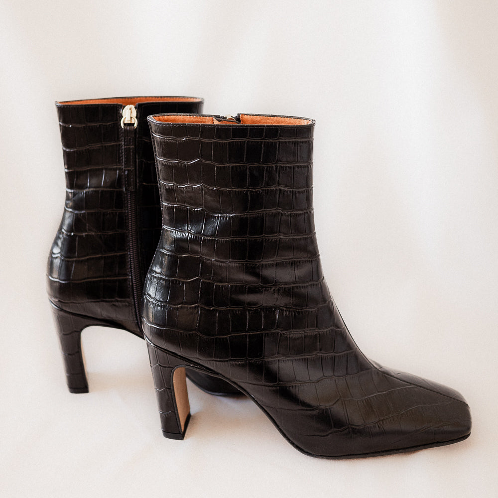 BLACK COCO LEATHER LIGHT BOOT 7CM HEEL