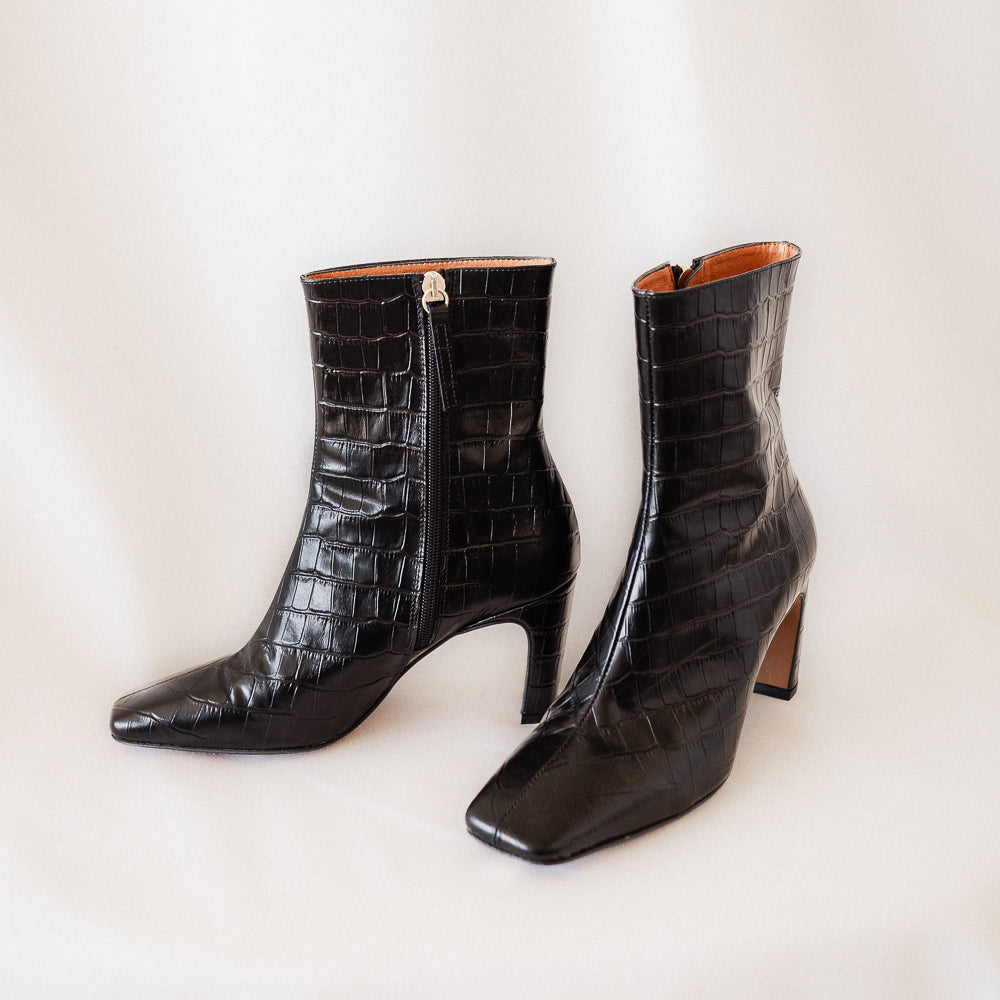 BLACK COCO LEATHER LIGHT BOOT 7CM HEEL