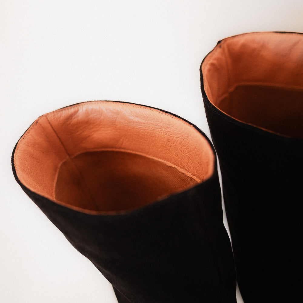 BLACK SUEDE PEPA BOOT WITH 5CM MIDI HEEL