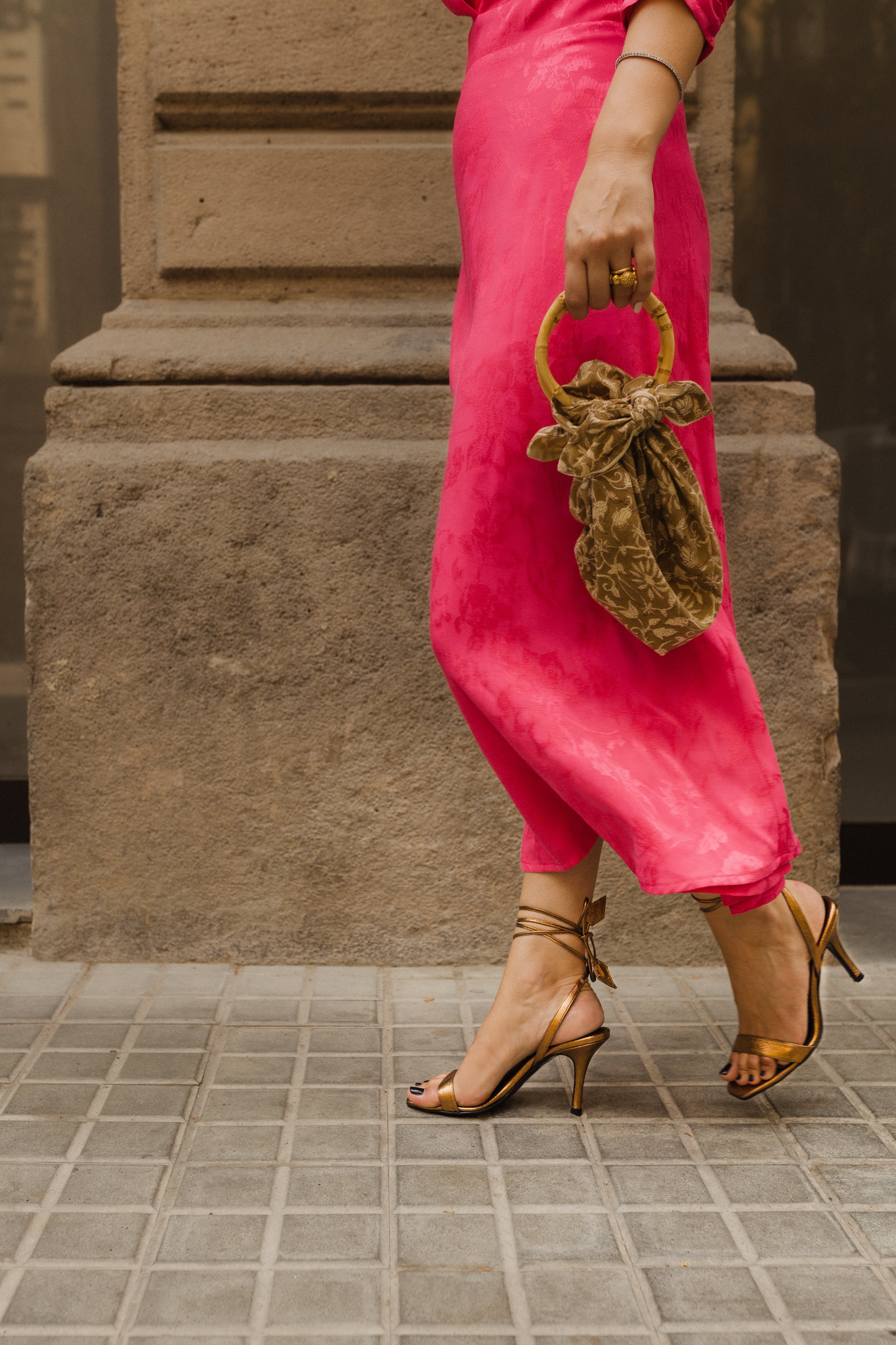 SANDALIA TACÓN FIONA PIEL LAMINADO BRONCE 8CM