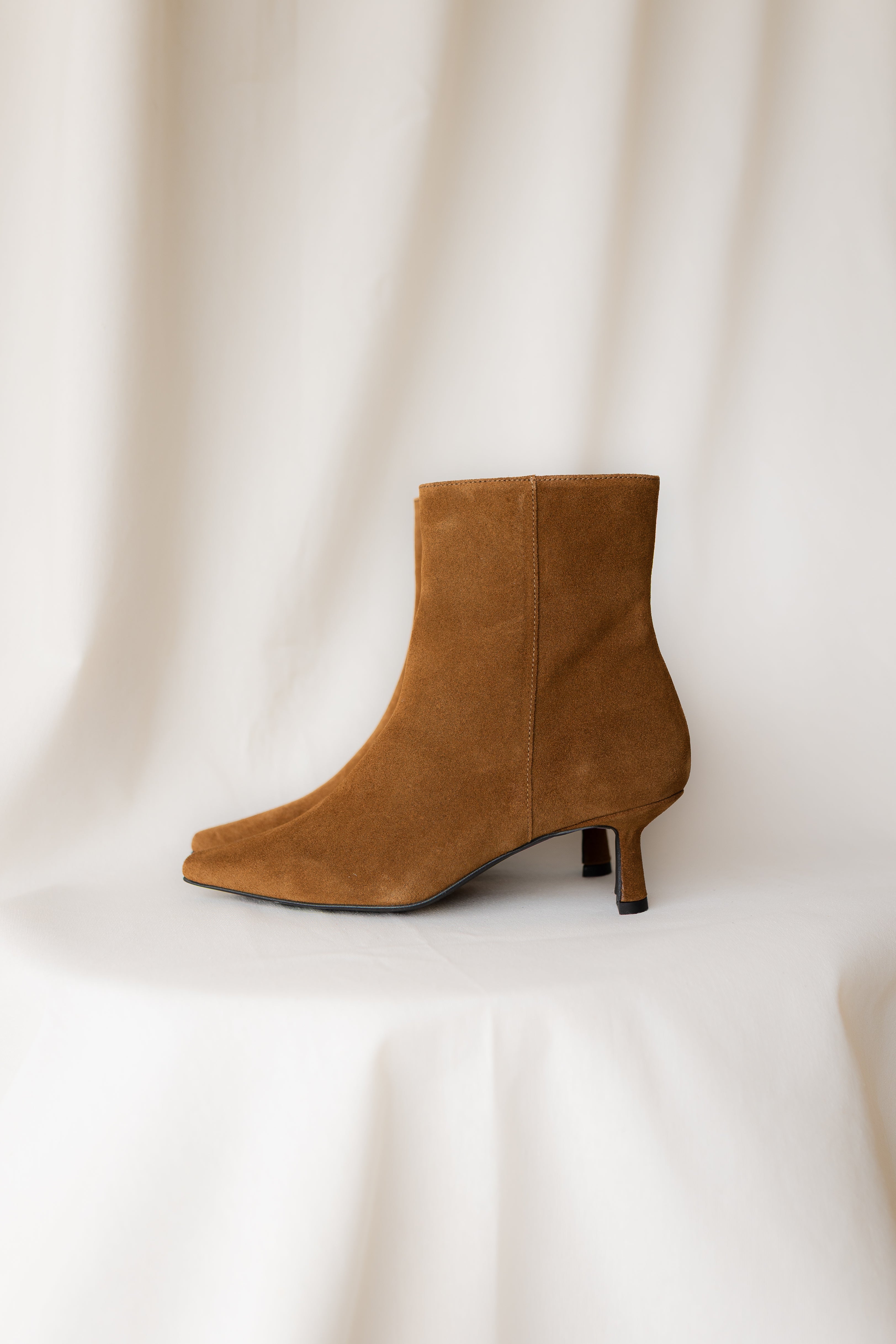 PEPA BLACK LEATHER BOOT MIDI HEEL 5CM
