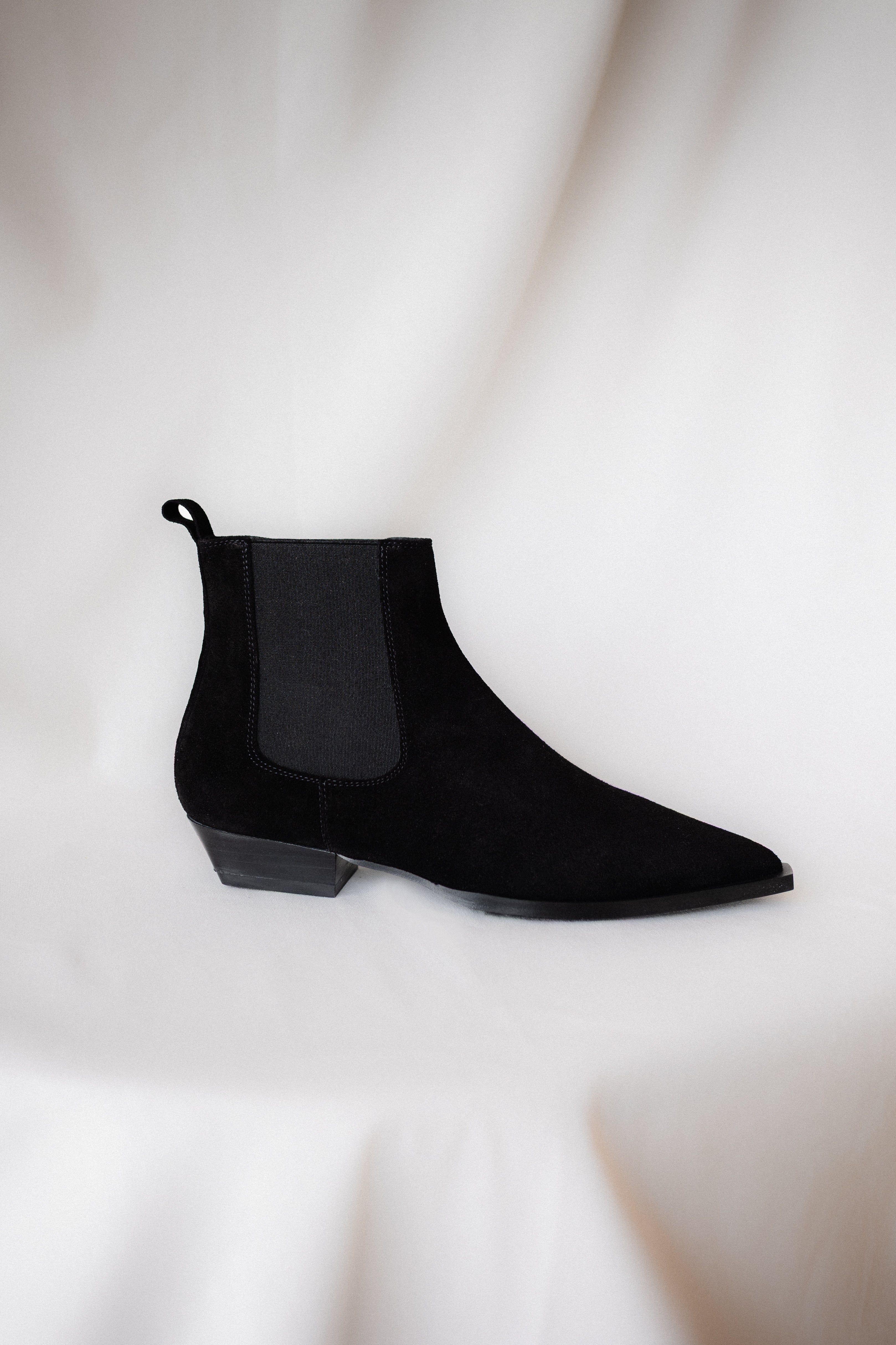 MENCIA BLACK SUEDE BOOT WITH 2CM HEEL