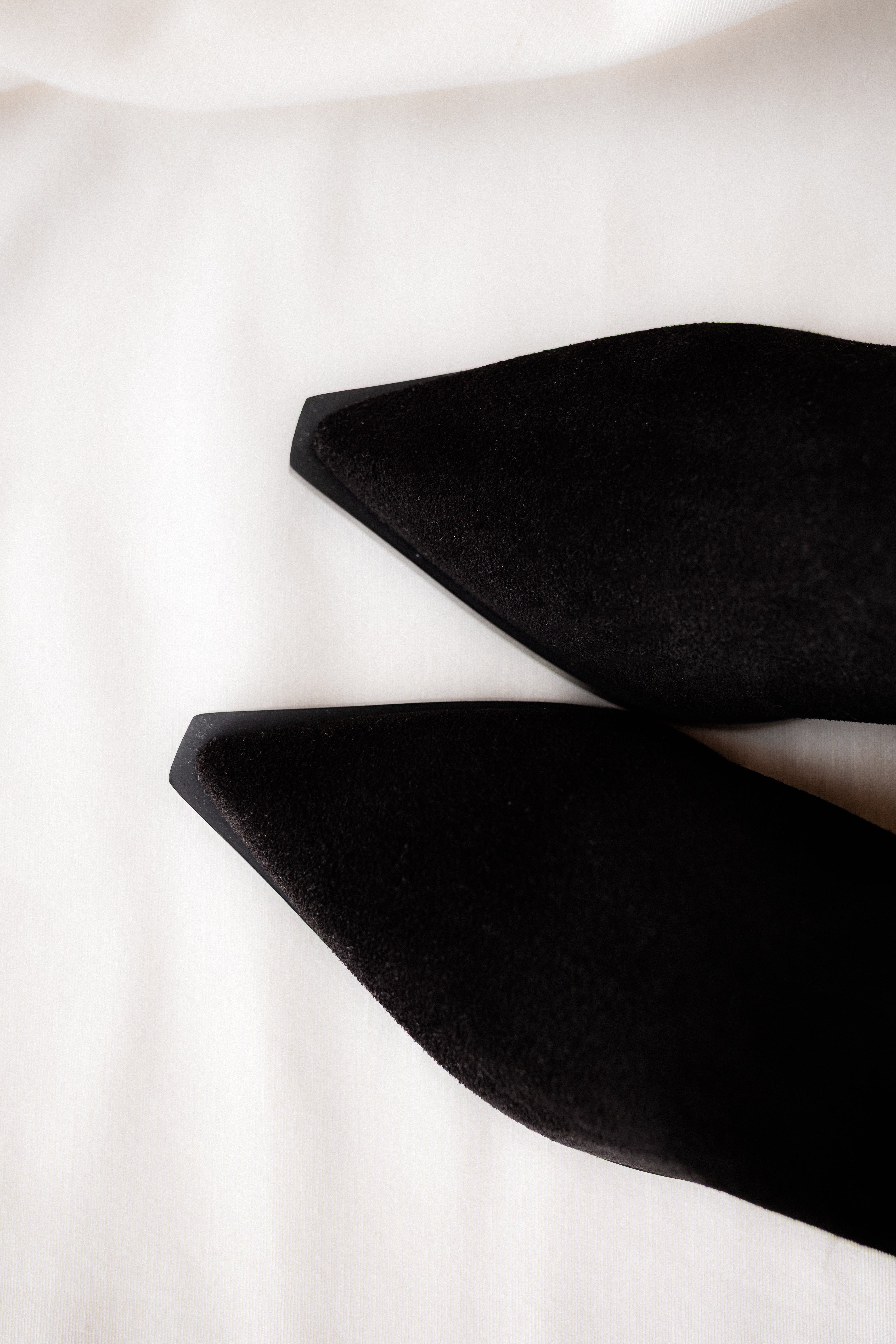 MENCIA BLACK SUEDE BOOT WITH 2CM HEEL