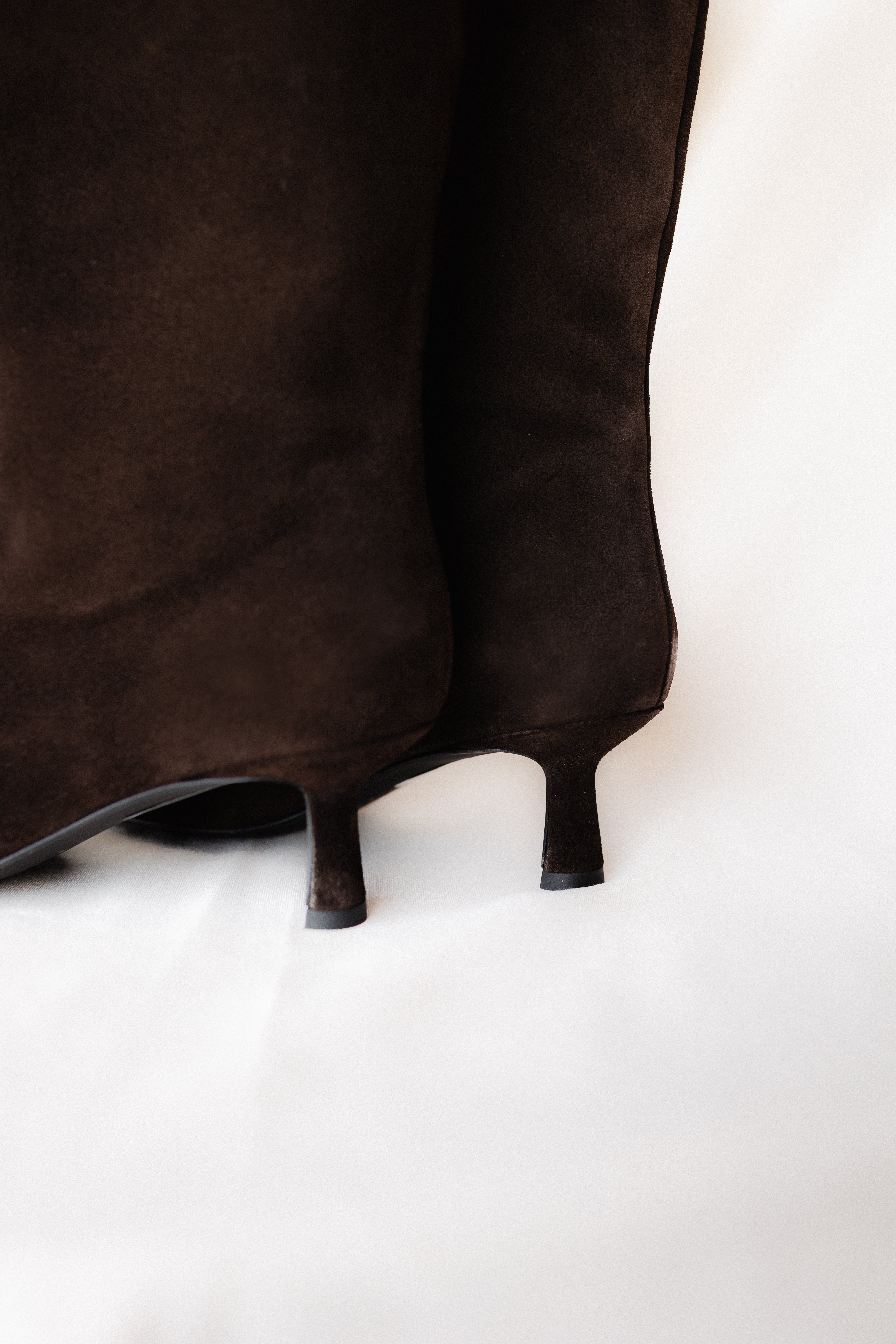 BOTA PEPA ANTE MARRÓN CHOCOLATE TACÓN MIDI 5CM