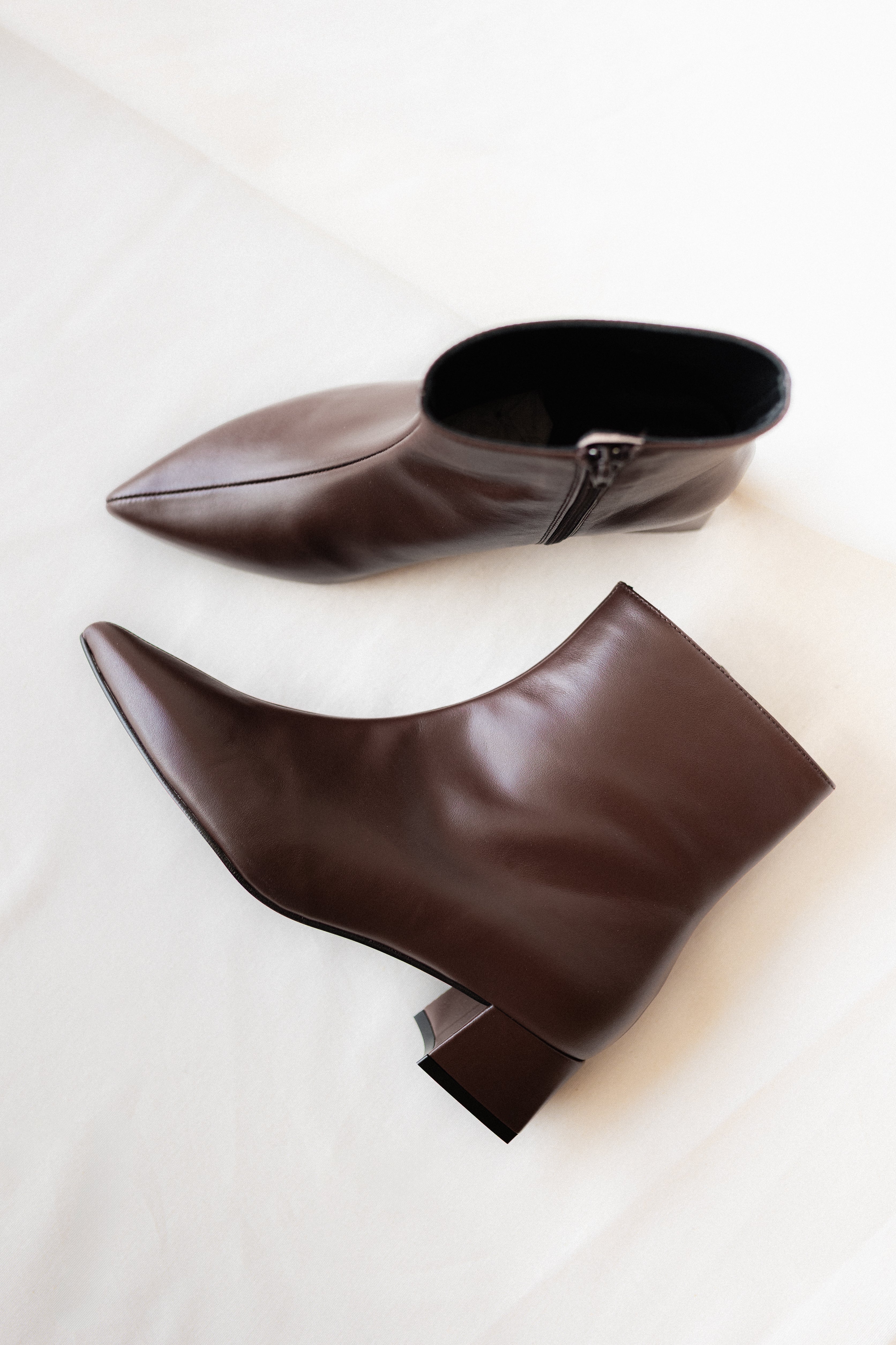 BOTÍN SILVIA PIEL MARRÓN TACÓN 4CM