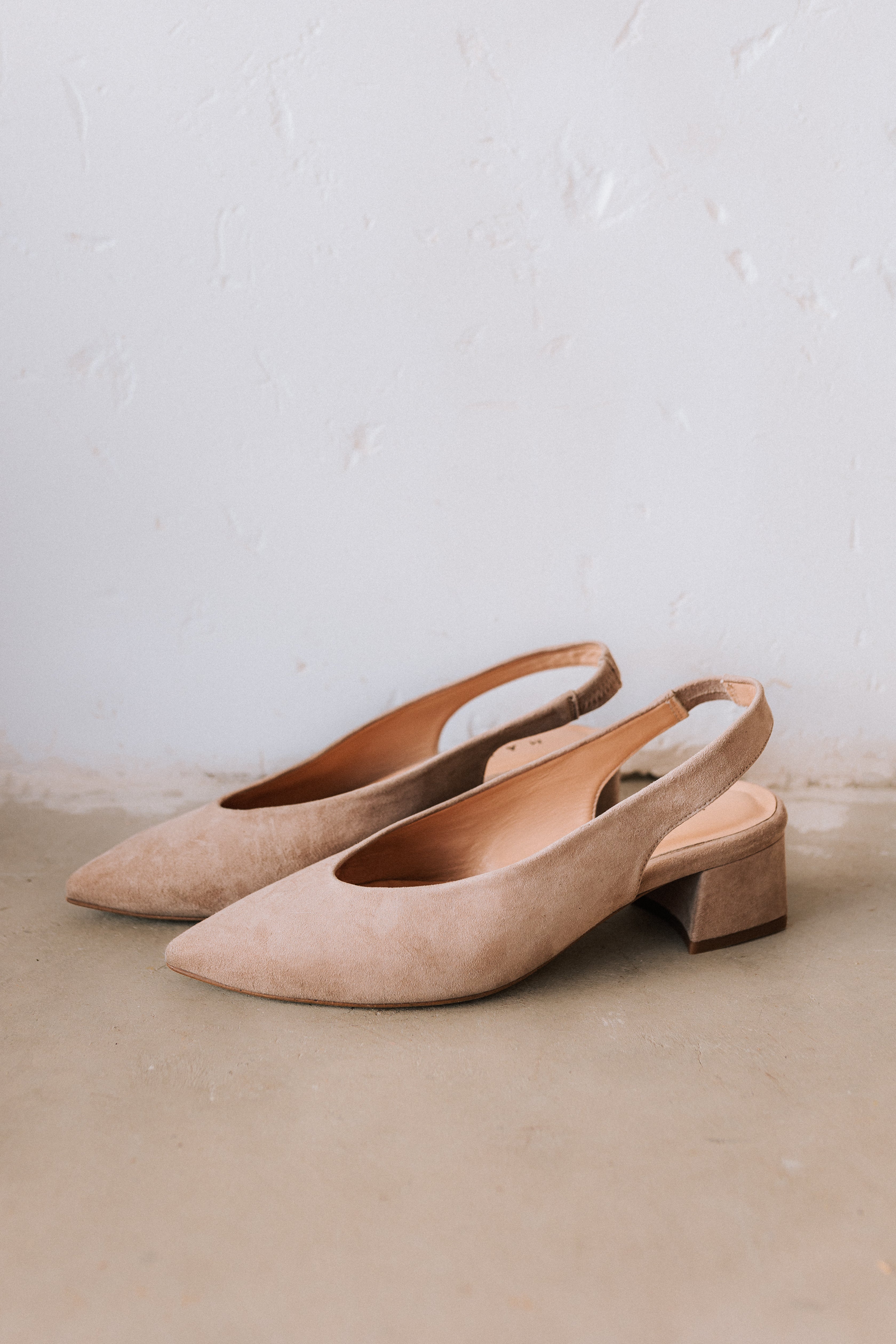 STILETTO GRETA NATURAL SUEDE 4CM HEEL
