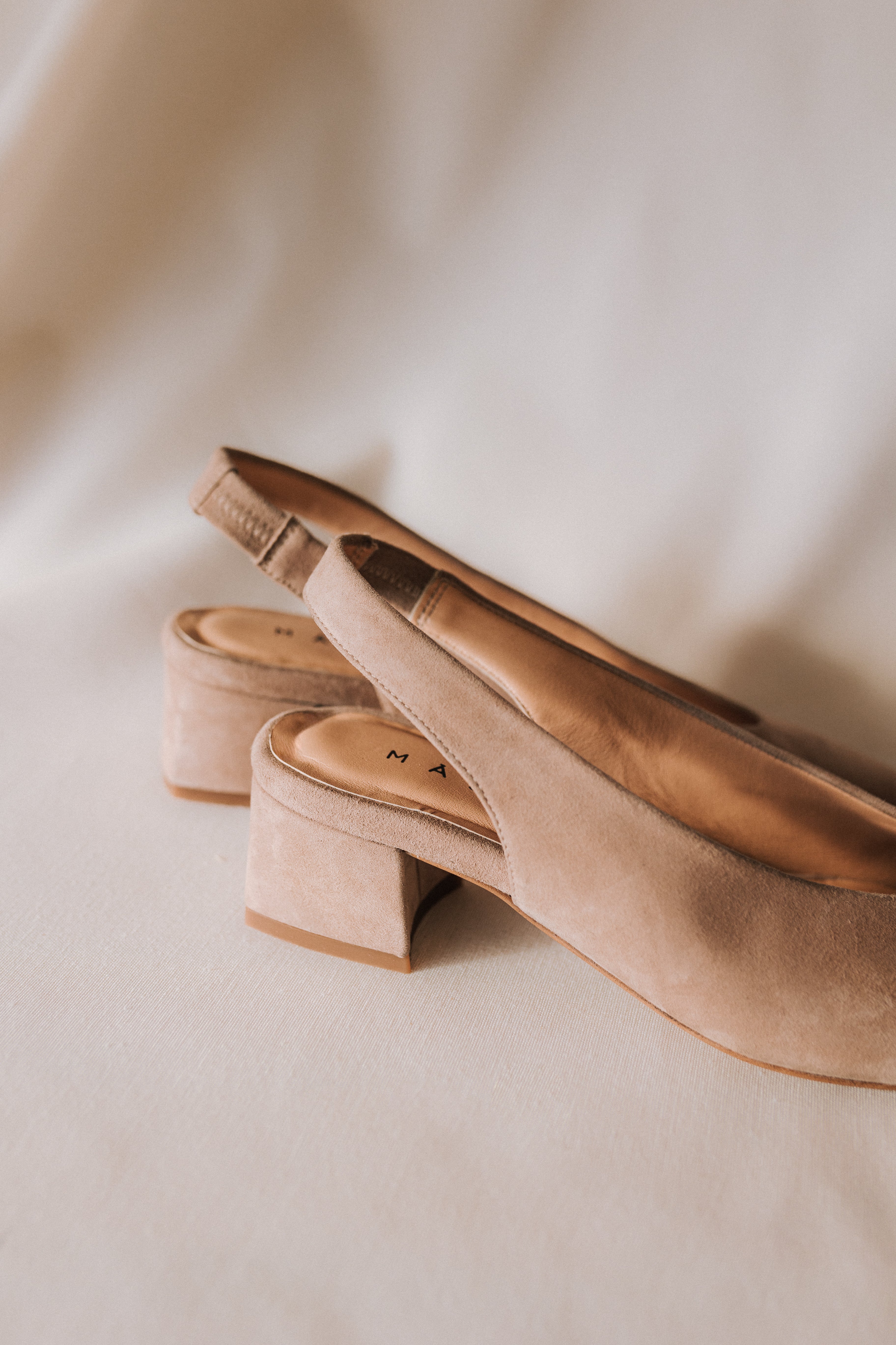 STILETTO GRETA NATURAL SUEDE 4CM HEEL