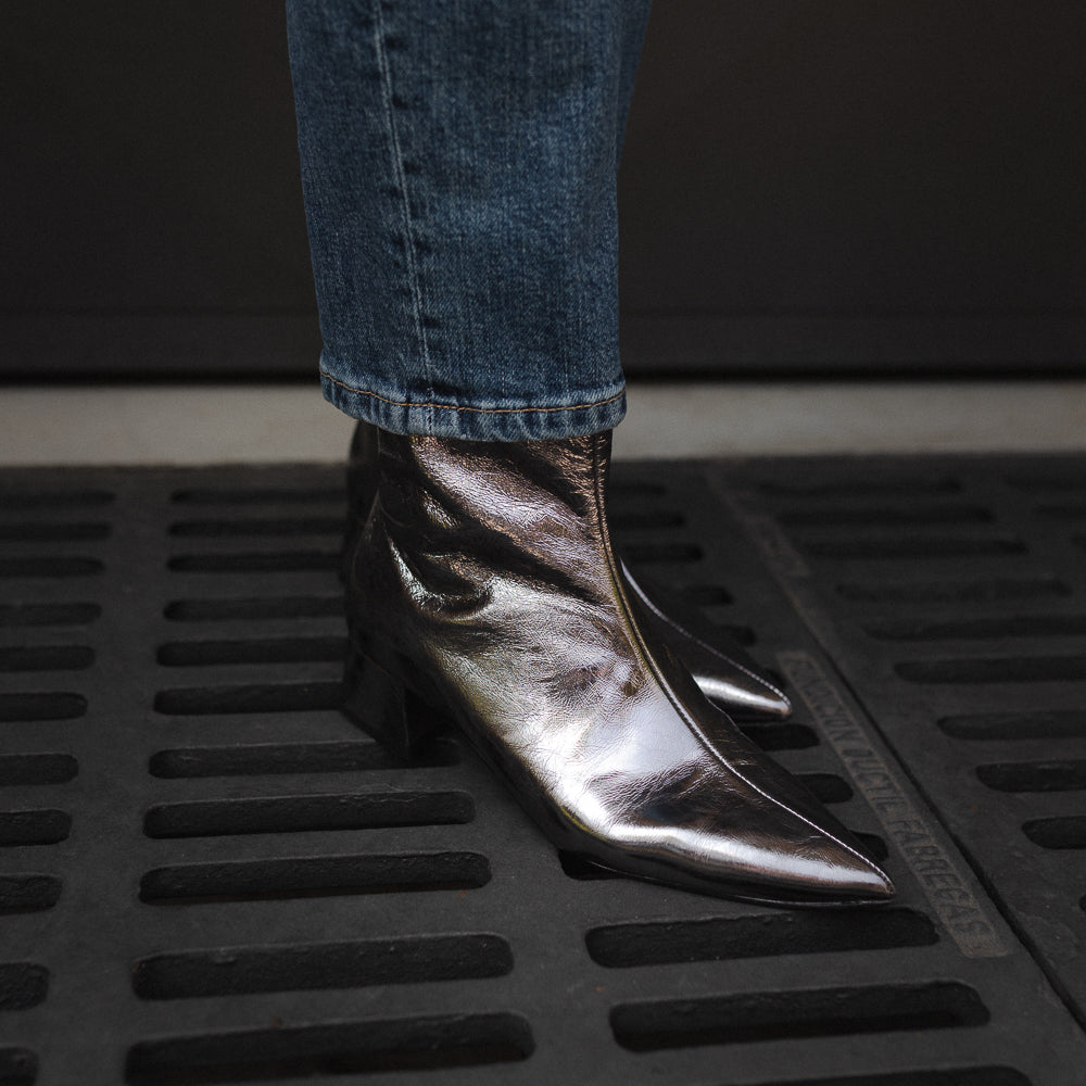 SILVIA LEAD LAMINATED LEATHER BOOT WITH 4CM HEEL