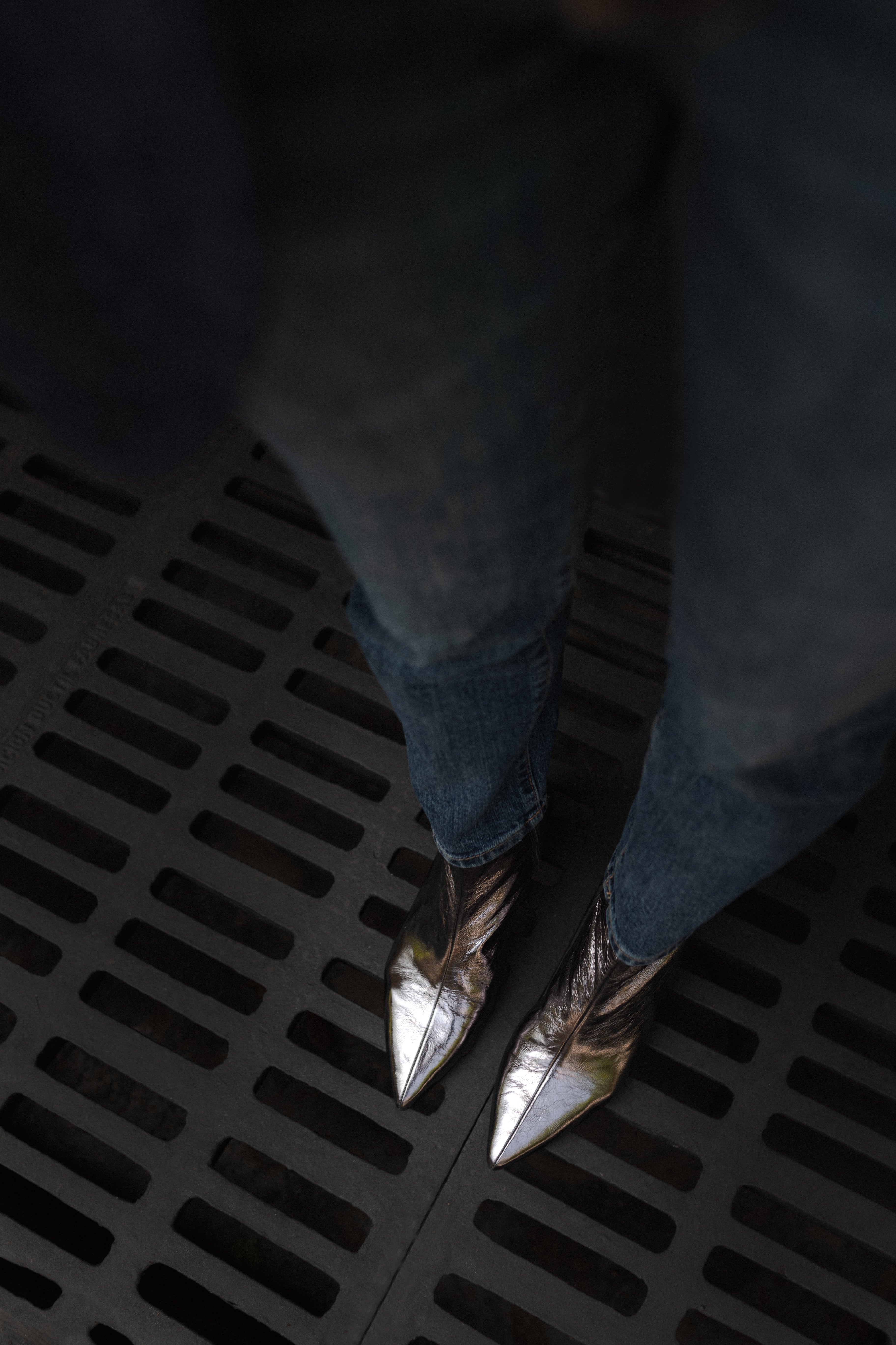 SILVIA LEAD LAMINATED LEATHER BOOT WITH 4CM HEEL