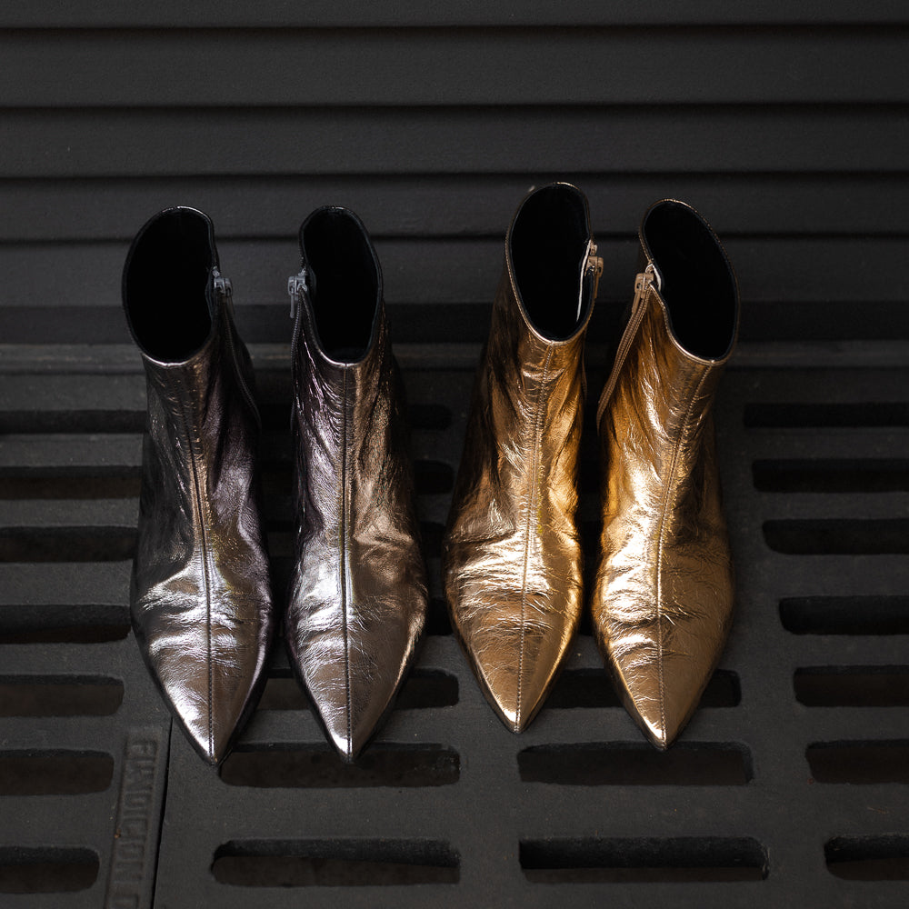 SILVIA LEAD LAMINATED LEATHER BOOT WITH 4CM HEEL