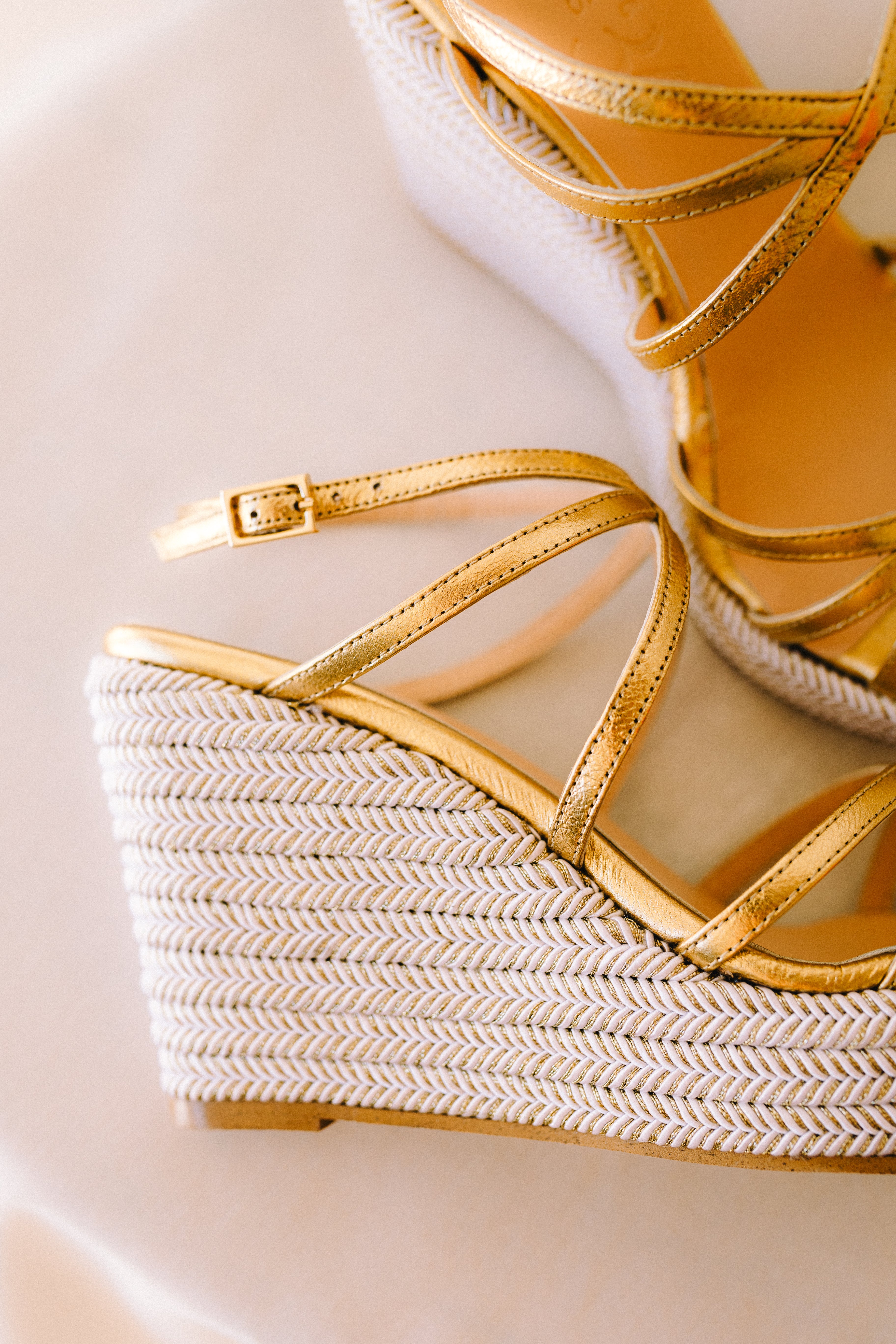 BERTA WEDGE GOLD LAMINATED LEATHER 8.5 CM