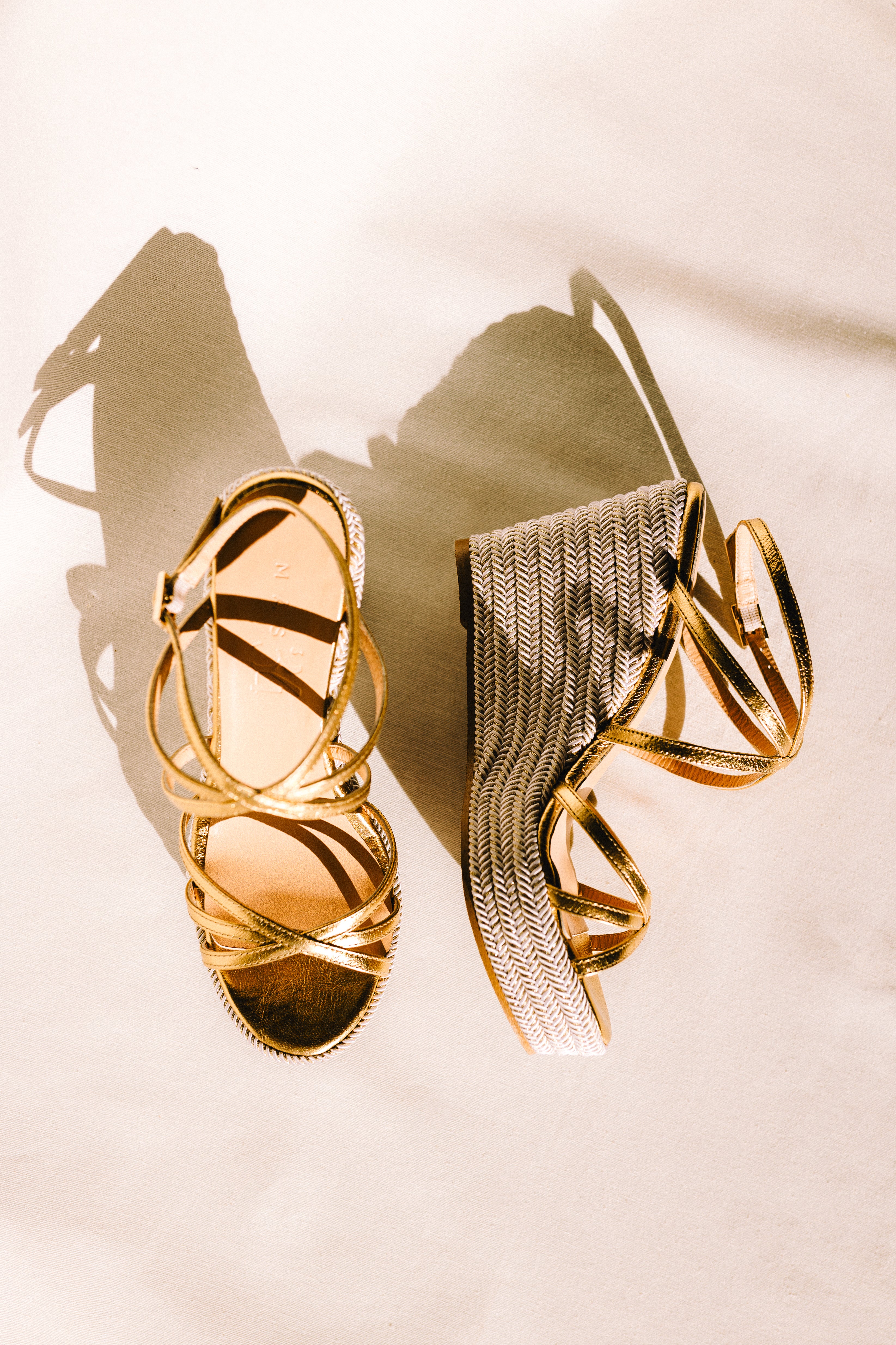 BERTA WEDGE GOLD LAMINATED LEATHER 8.5 CM