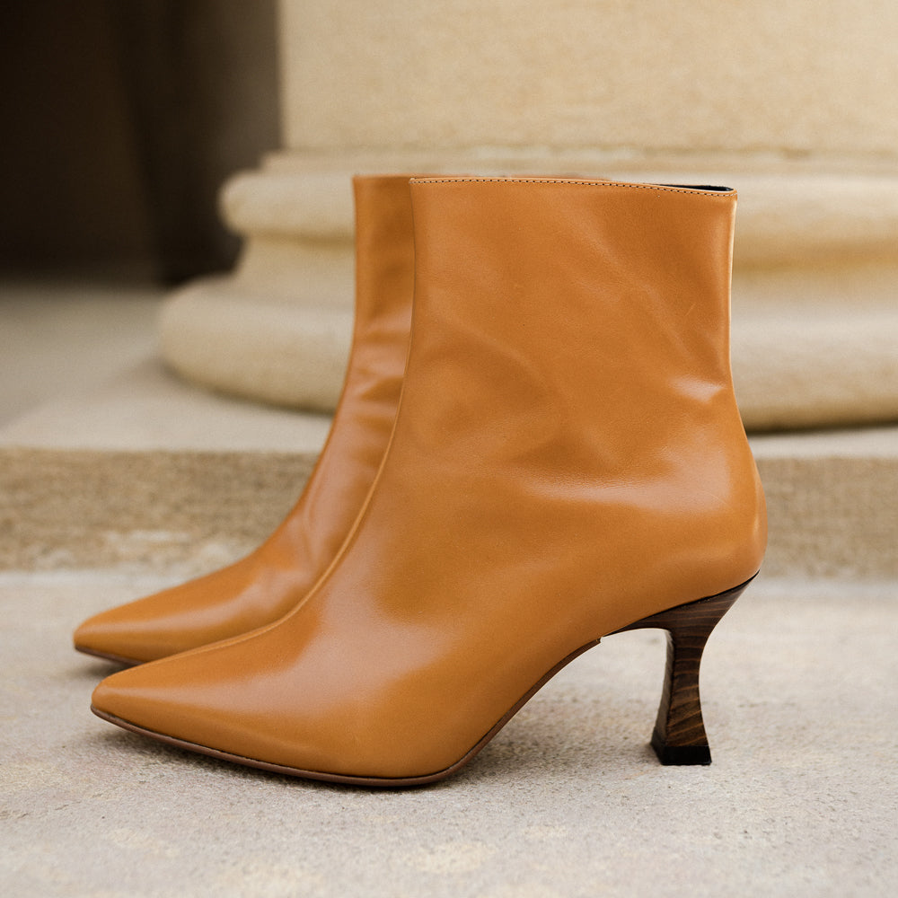 ARES BROWN LEATHER BOOT WITH 6CM HEEL