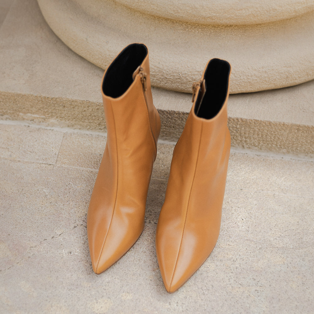 ARES BROWN LEATHER BOOT WITH 6CM HEEL