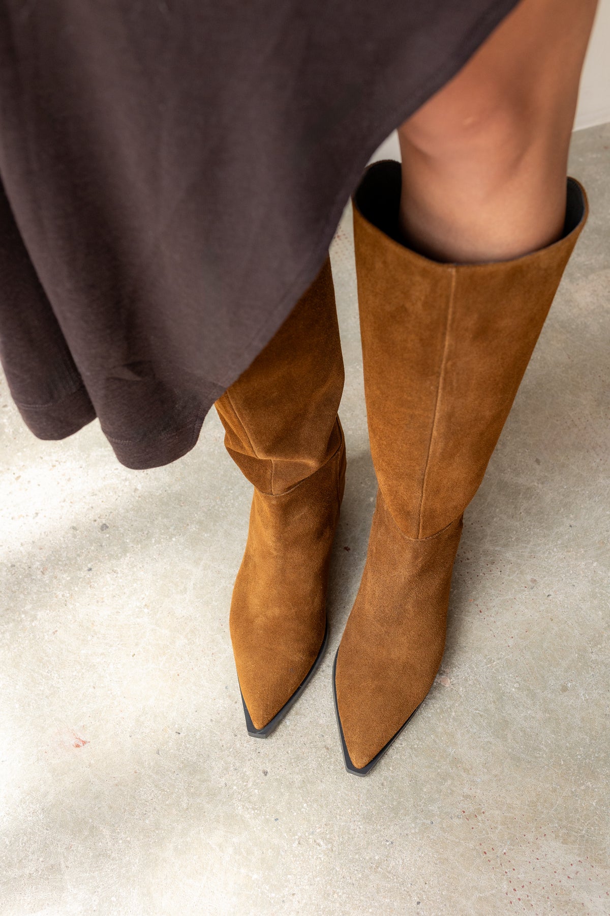 Bota Campera Ainhoa Ante Marrón Tacón 2Cm