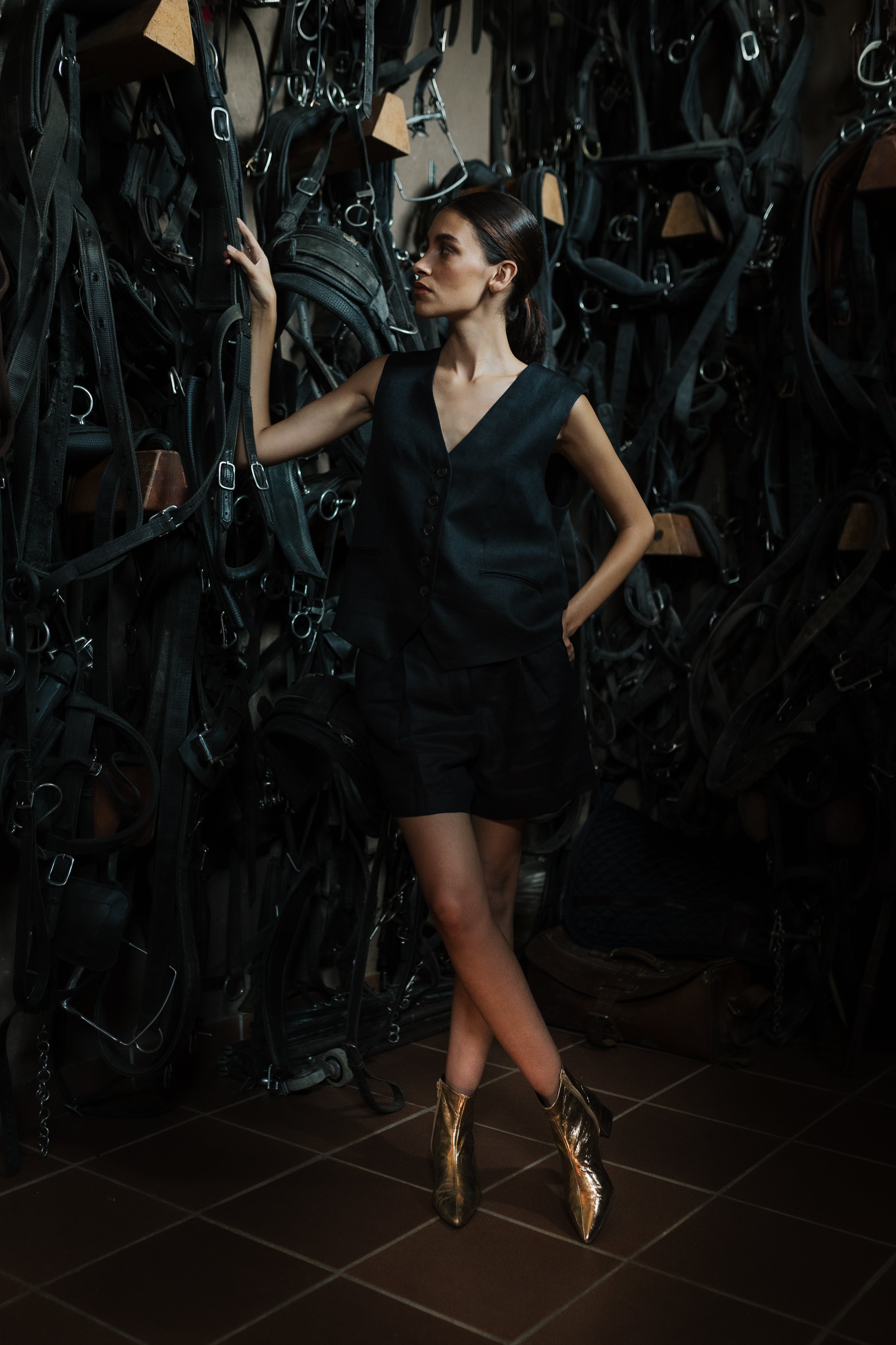 BOTÍN SILVIA PIEL LAMINADA ORO TACÓN 4CM