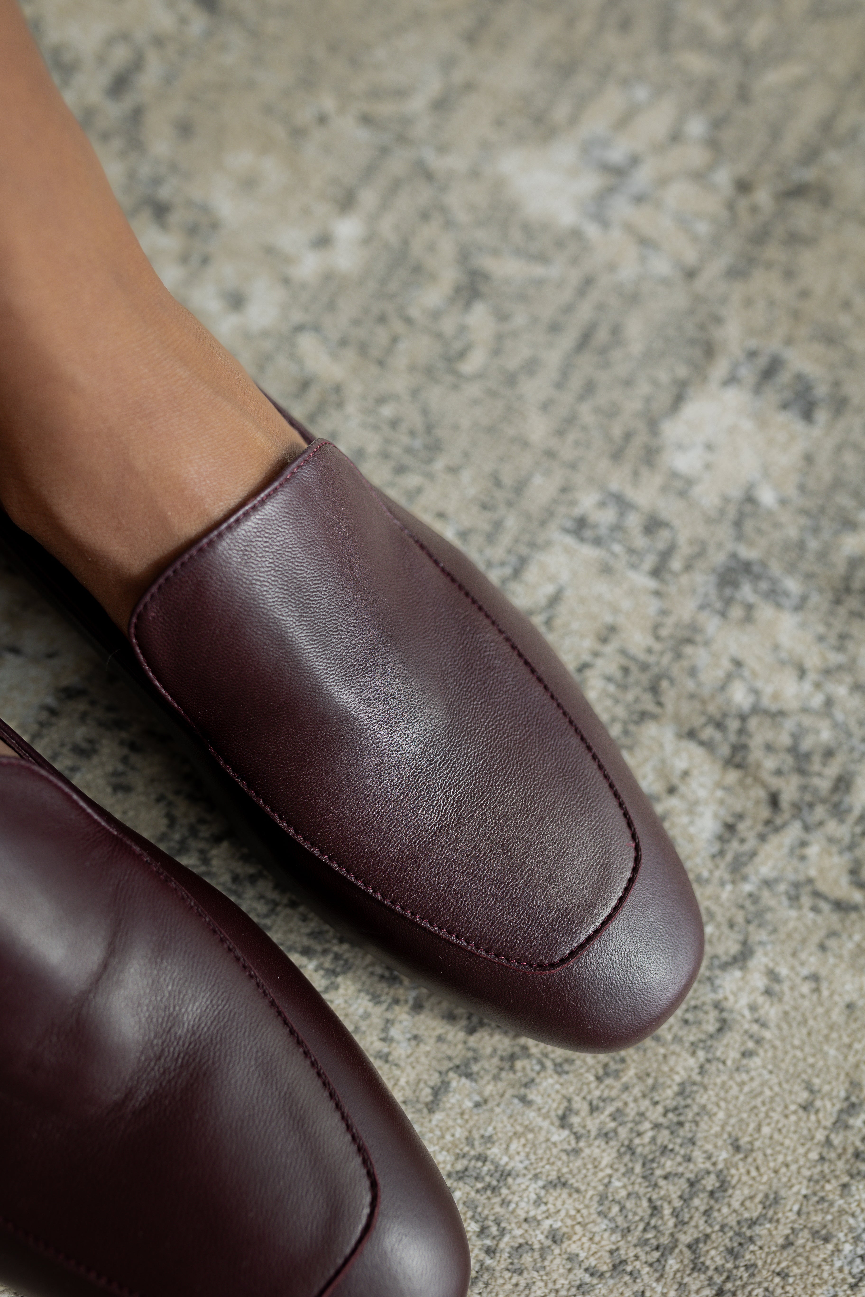 MOCASÍN BLANCA PIEL BURDEOS